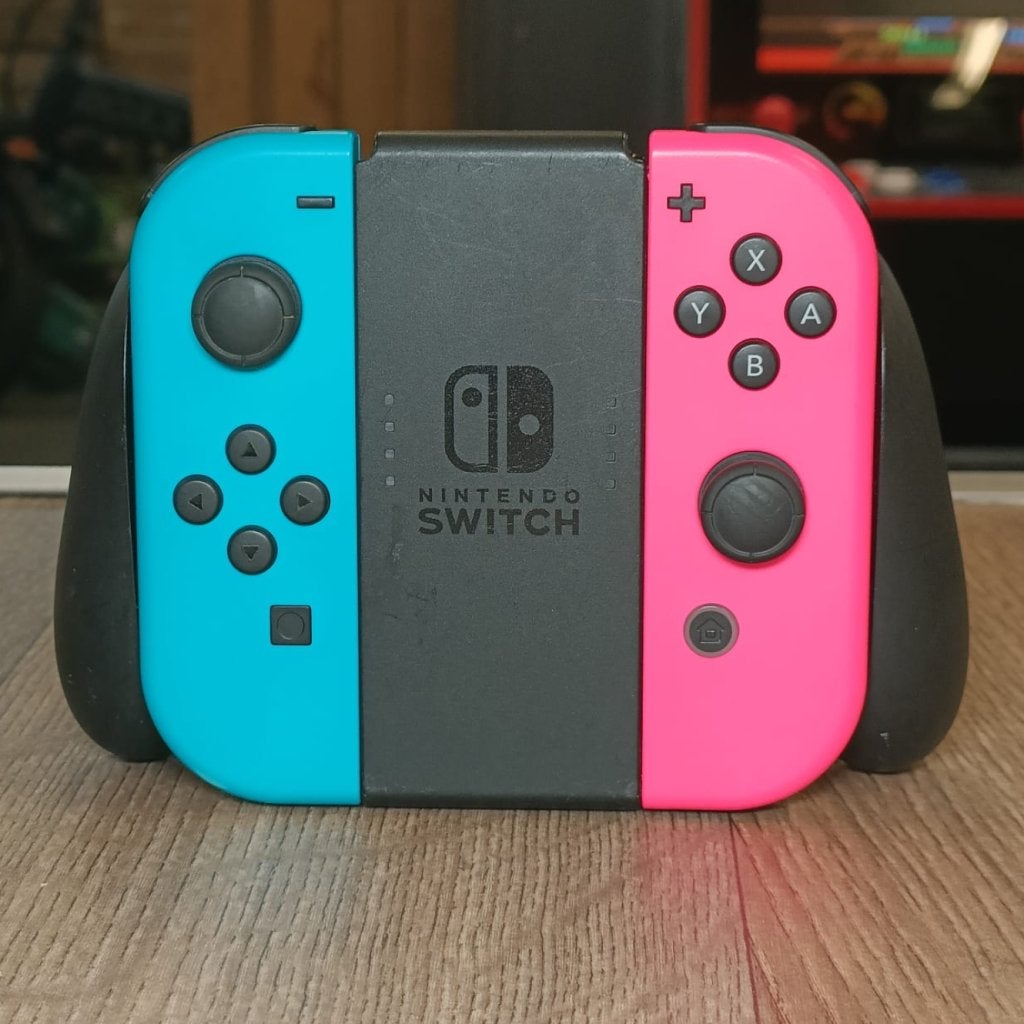 Nintendo Switch controllers Incl Joycon Nette staat, Nintendo, Zo goed als nieuw, Support@nintendo.com, 11-1 Hokotate-cho, Kamitoba, Minami-ku
Kyoto 601-8501
Japan