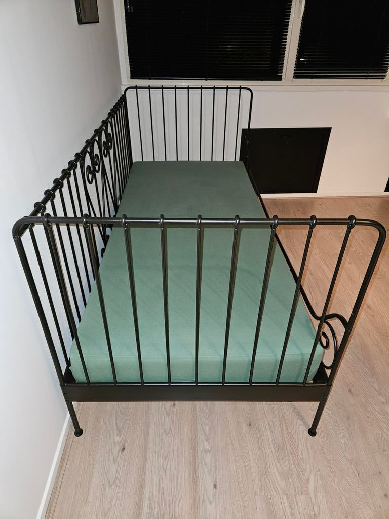 Ikea Meldal bedbank, Huis en Inrichting, Slaapkamer | Bedden, Ophalen, 90 cm, Eenpersoons, Zwart