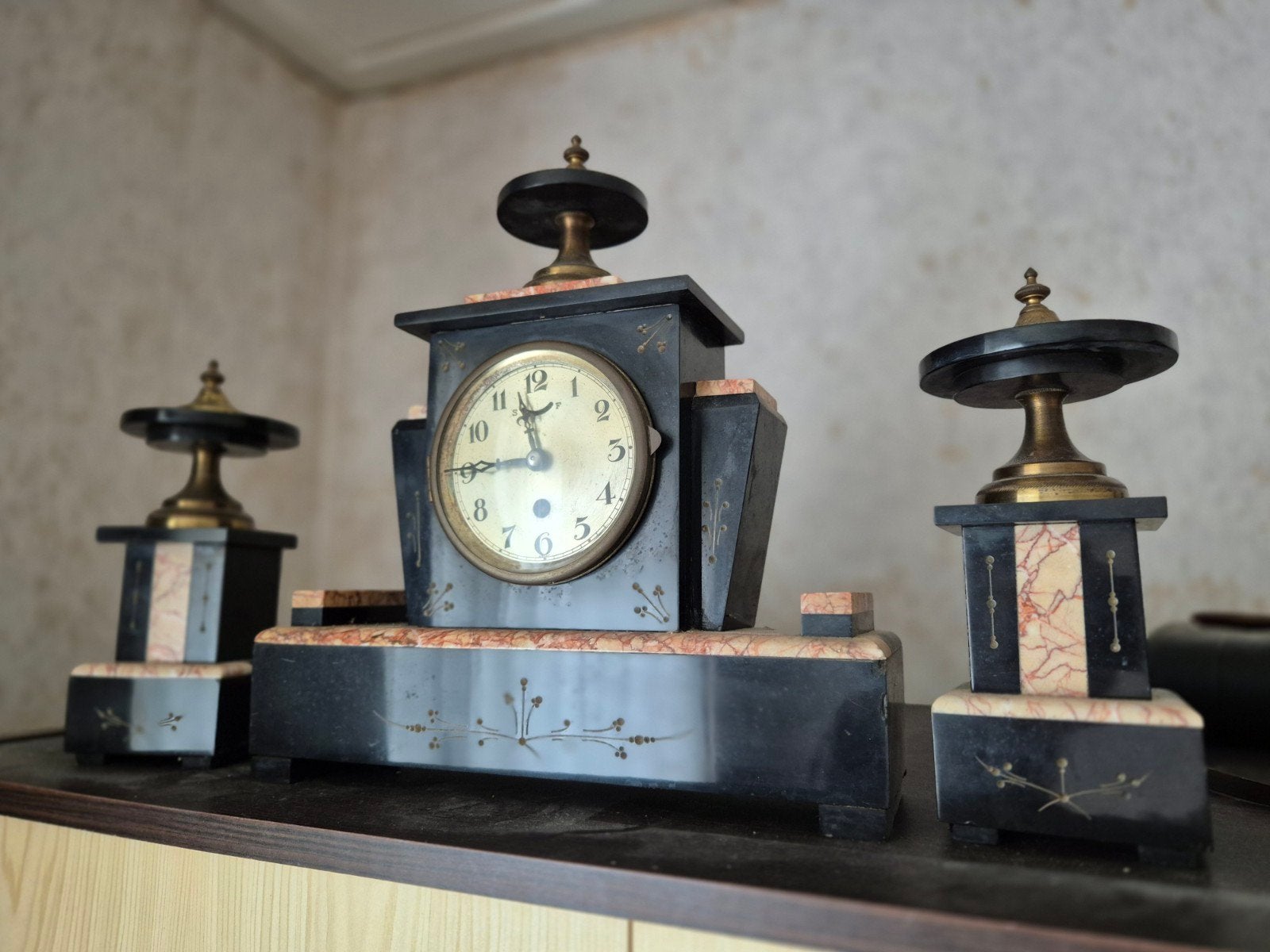 Antieke pendule met flankerende vazen, begin 20e eeuw, Antiek en Kunst, Ophalen of Verzenden