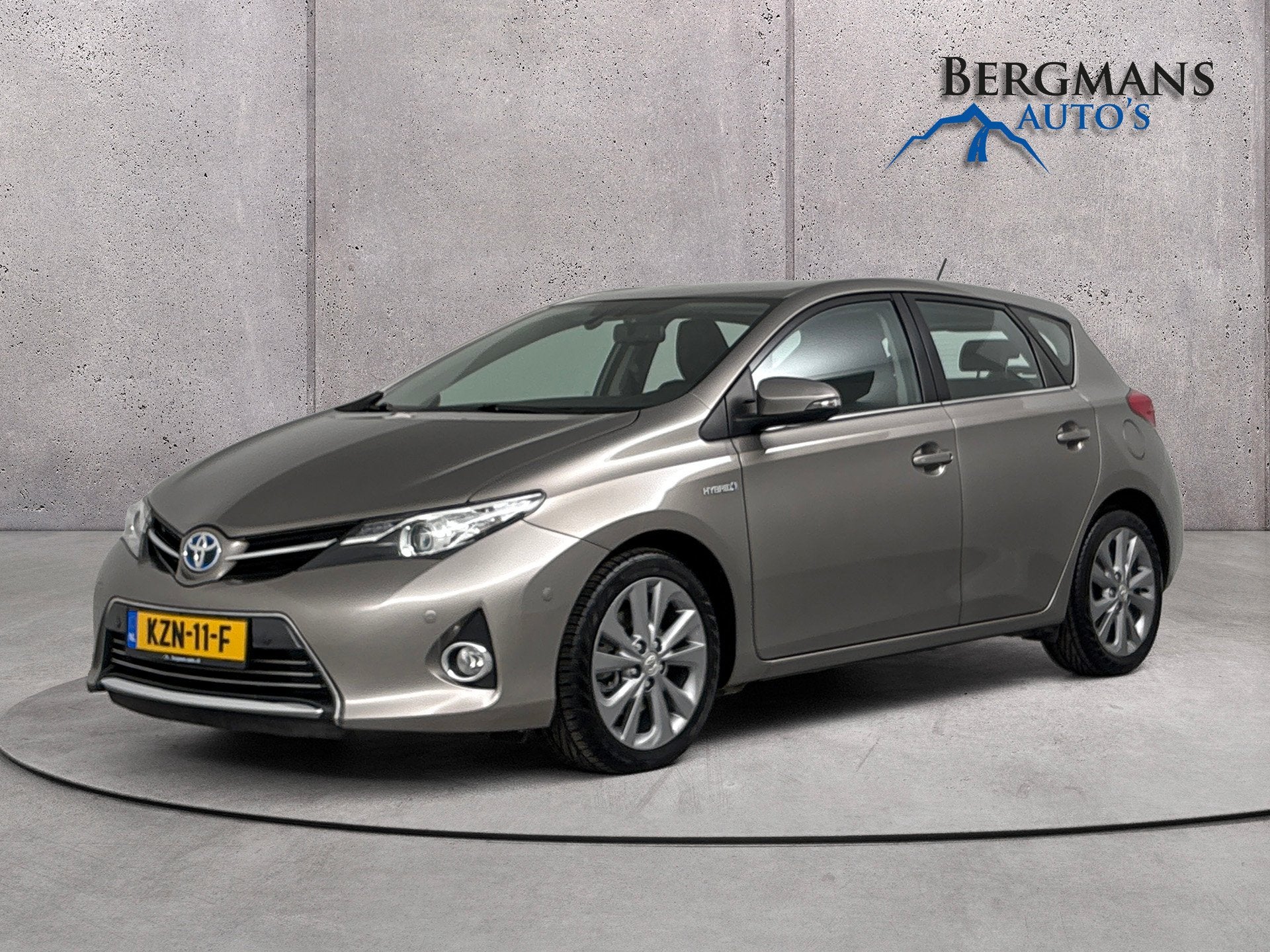 Toyota Auris Touring Sports 1.8 Hybrid Executive // CAMERA /, Euro 5, Gebruikt, Zwart, 4 cilinders