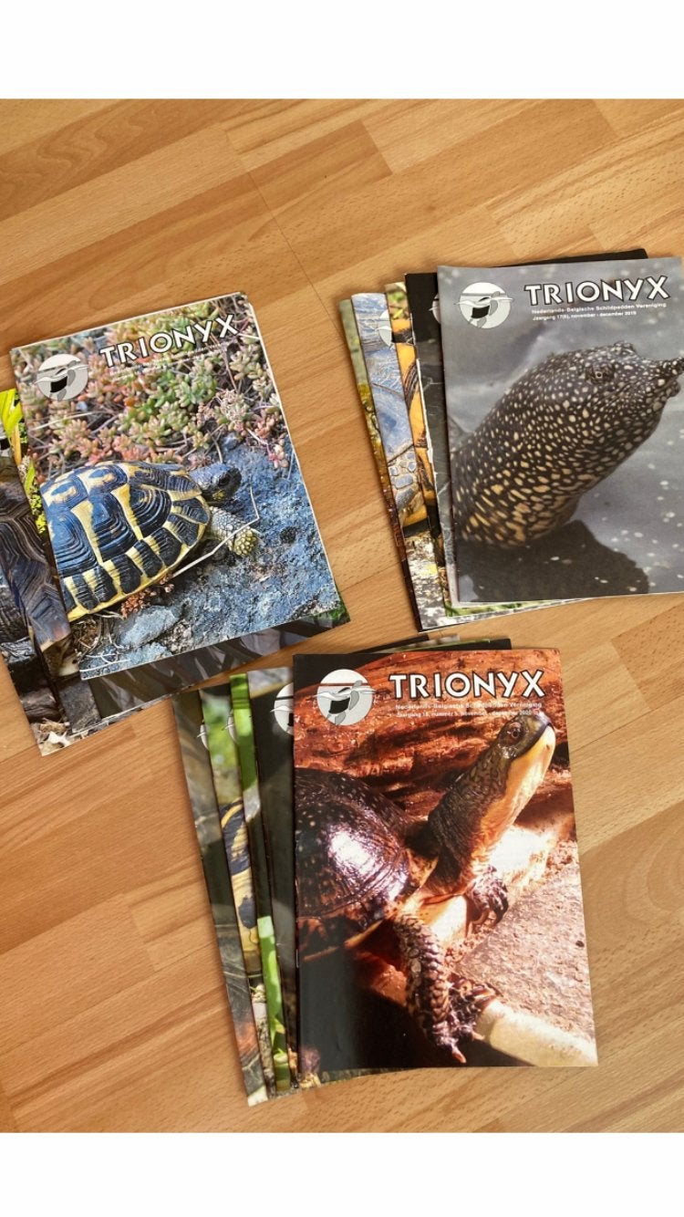 Trionyx, blad over water en landschildpadden, Ophalen of Verzenden, Gelezen, Reptielen of Amfibieën