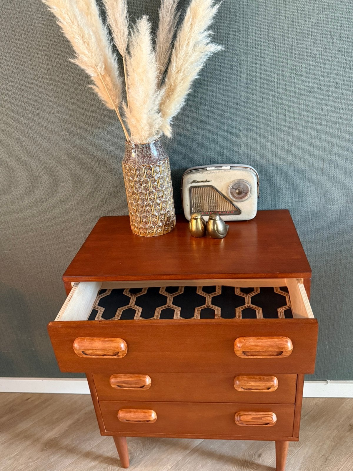 Foto 6 van Vintage ladekast -warm hout – 4 lades – retro / Deens design
