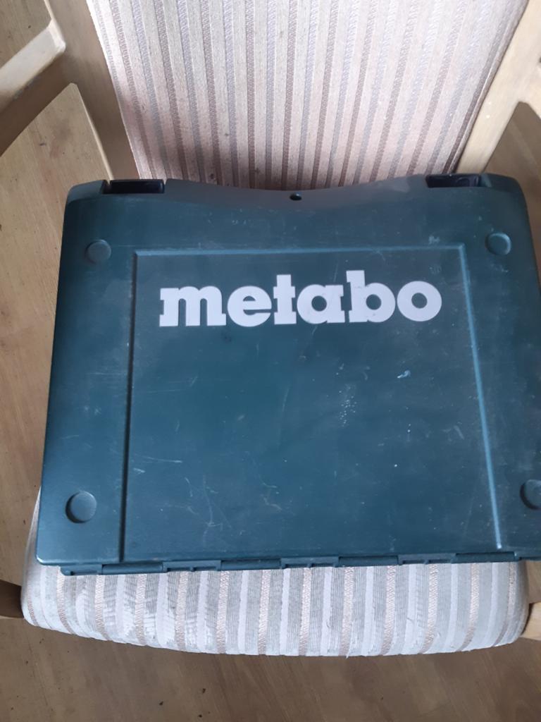 Metabo Accuboormachine met lader en 2 accu's, Doe-het-zelf en Verbouw, Gereedschap | Boormachines, Ophalen of Verzenden, Gebruikt