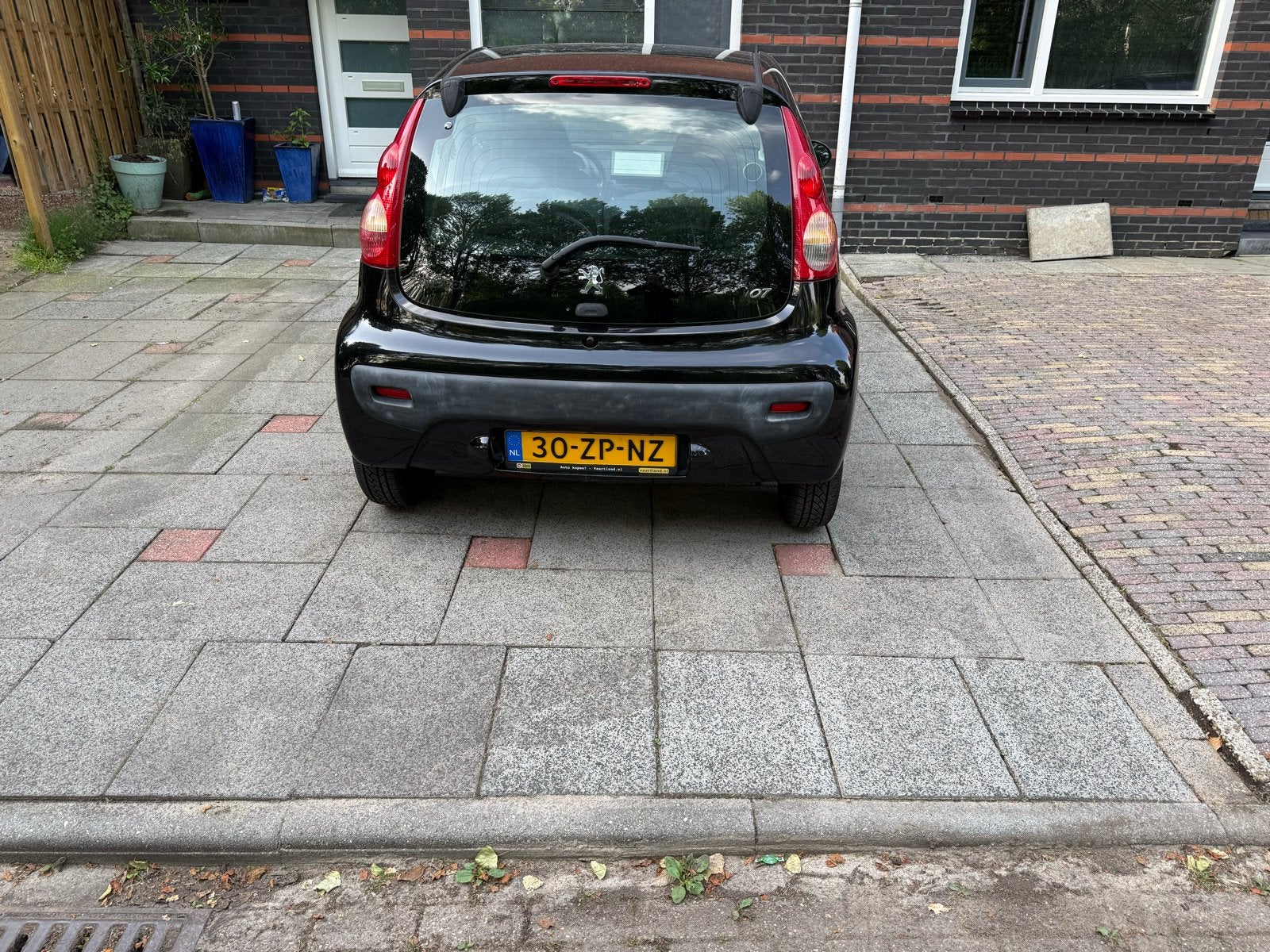 Peugeot 107 1.0 12V 3DR 2008 Zwart, Auto's, Voorwielaandrijving, 4 stoelen, Origineel Nederlands, Handgeschakeld