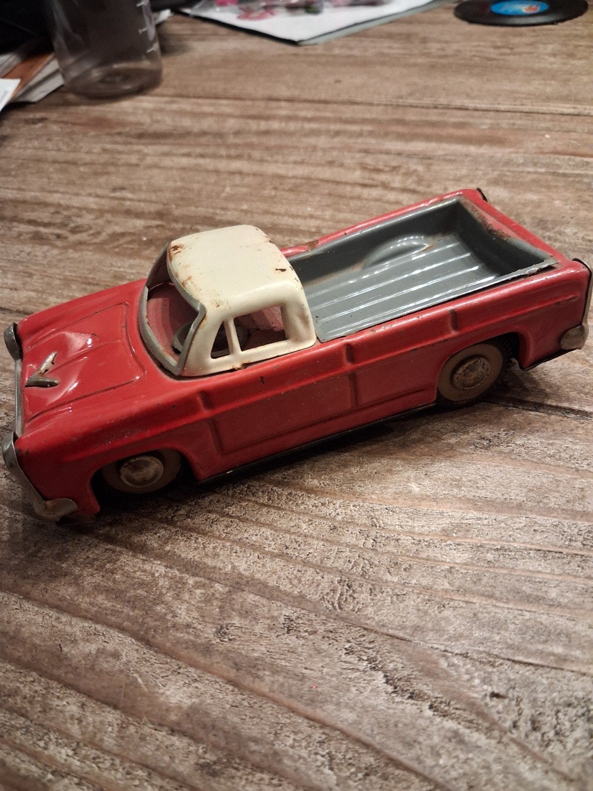 Vintage blikken speelgoedauto - Rode pick-up Made in China, Ophalen of Verzenden, Gebruikt