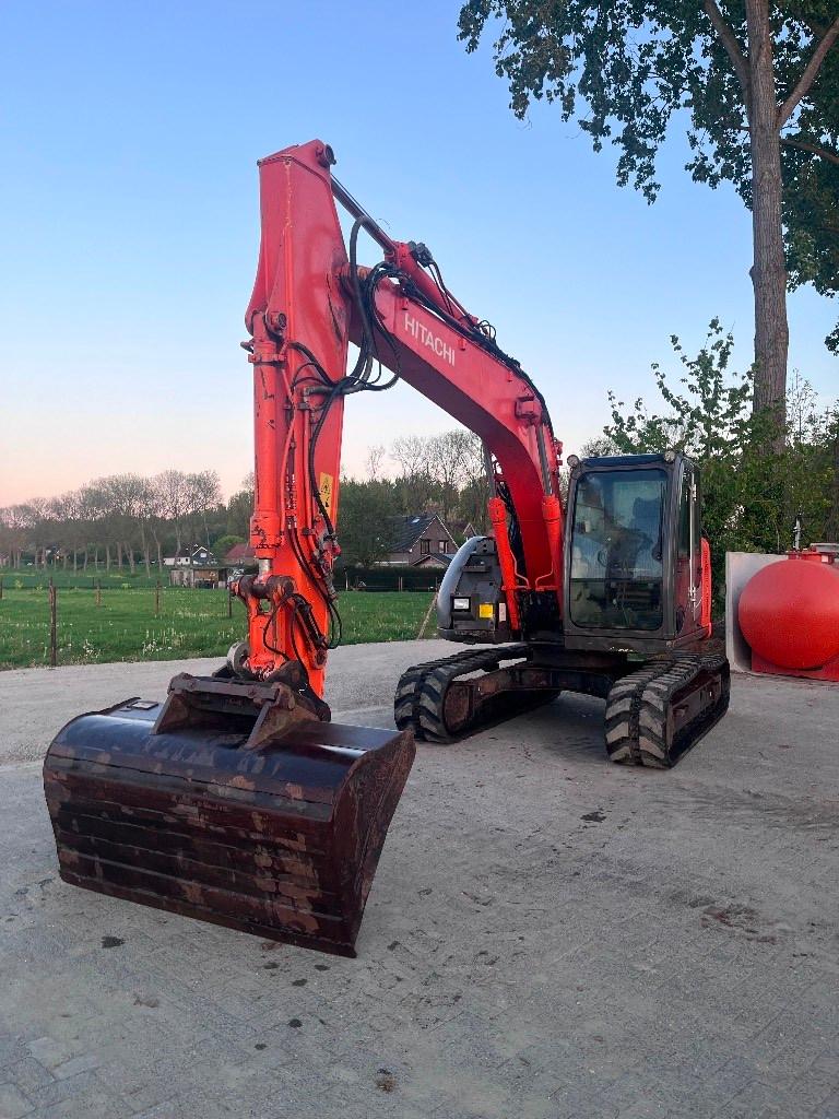 Hitachi ZX 135 US-3 (bj 2011), Graafmachine