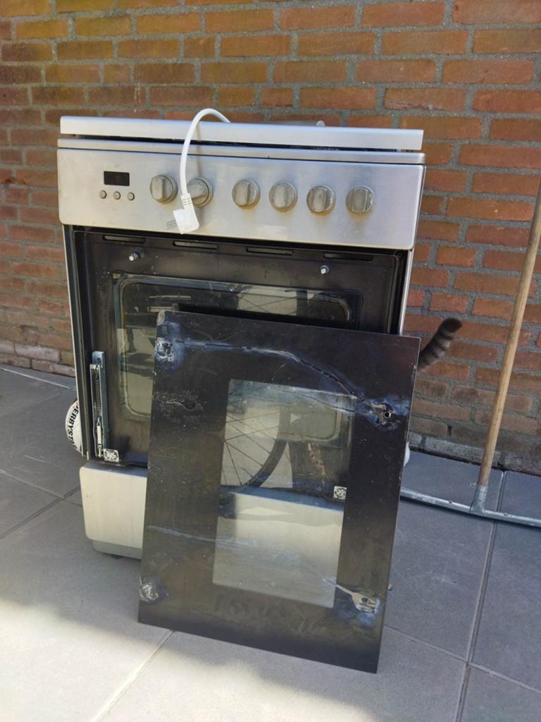 Gratis ophalen, Witgoed en Apparatuur, Fornuizen, Gebruikt, Gas, Vrijstaand, 85 tot 90 cm