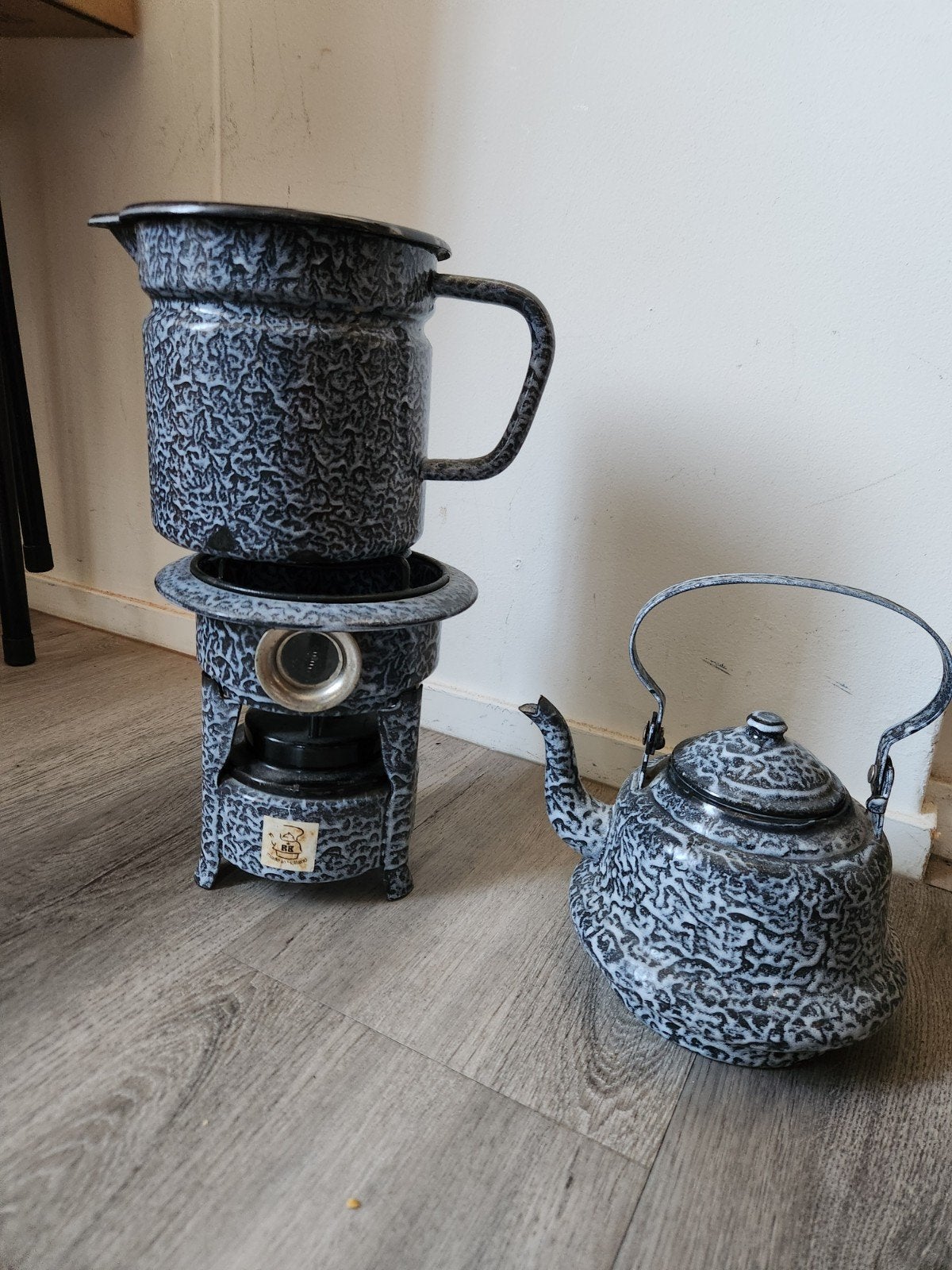 Vintage geëmailleerde melkkan, theepot en rechaud set, Ophalen of Verzenden