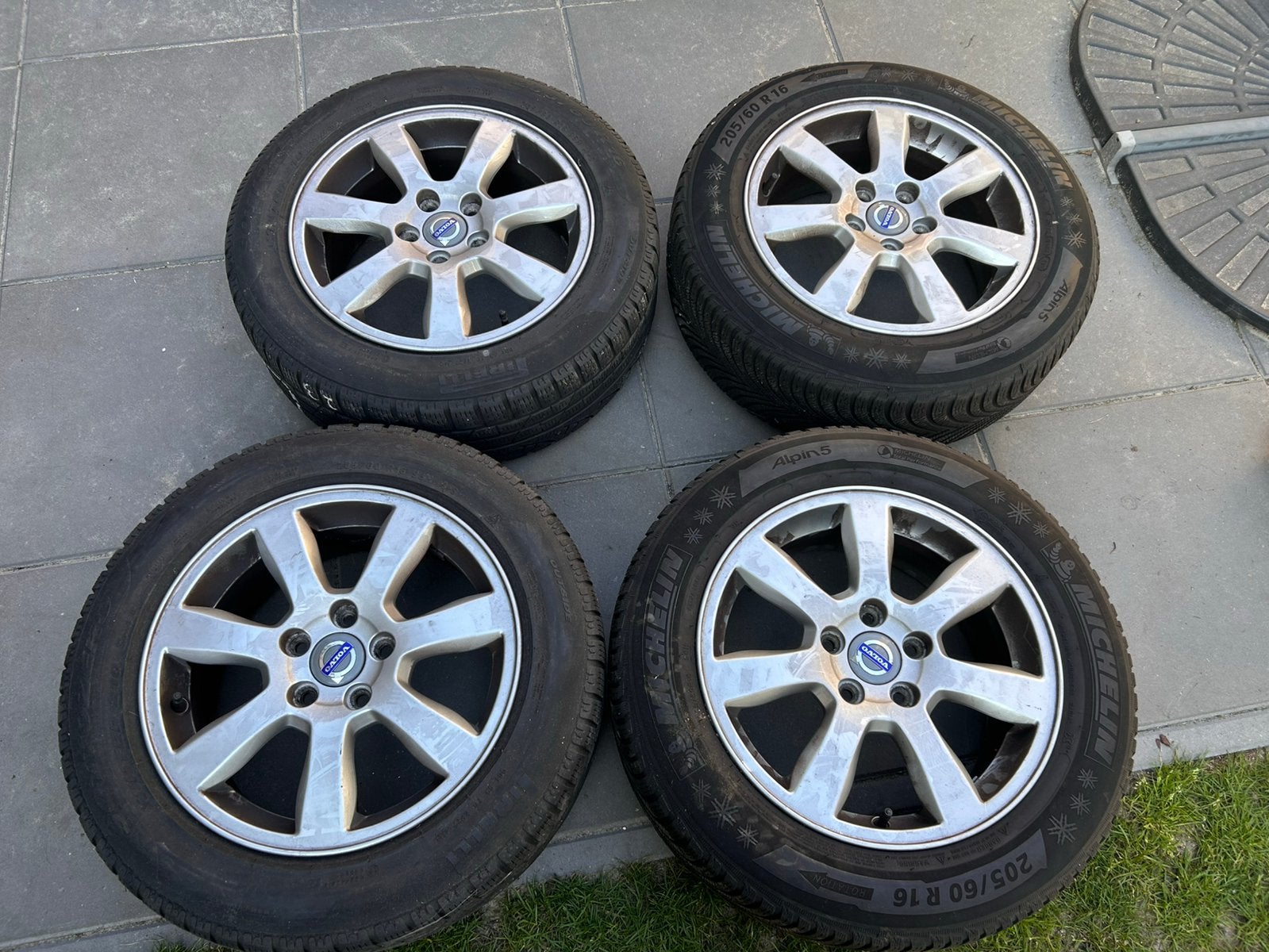 Winterbanden Volvo 16 inch lichtmetalen velgen, Ophalen, Gebruikt, Volvo