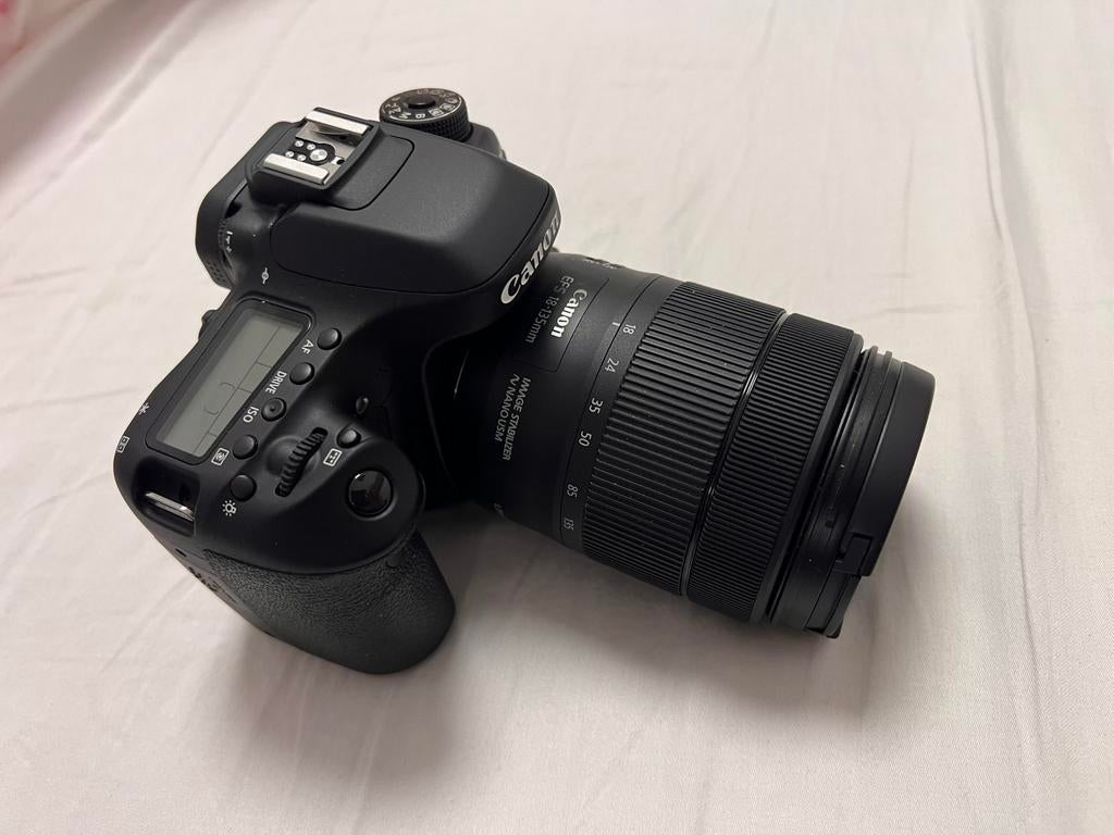 Canon 80D with lense and bag, Audio, Tv en Foto, Optische apparatuur | Verrekijkers, Ophalen, Zo goed als nieuw