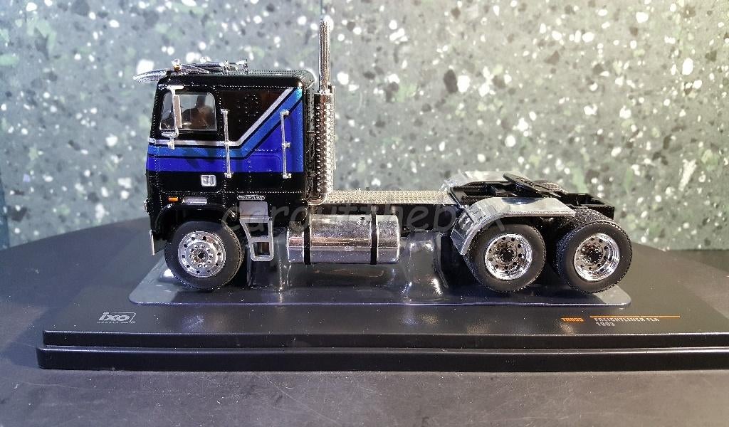 Freightliner FLA1993 zwart 1:43 Ixo V551, Hobby en Vrije tijd, Modelauto's | 1:43, Verzenden, Nieuw, Bus of Vrachtwagen, Overige merken