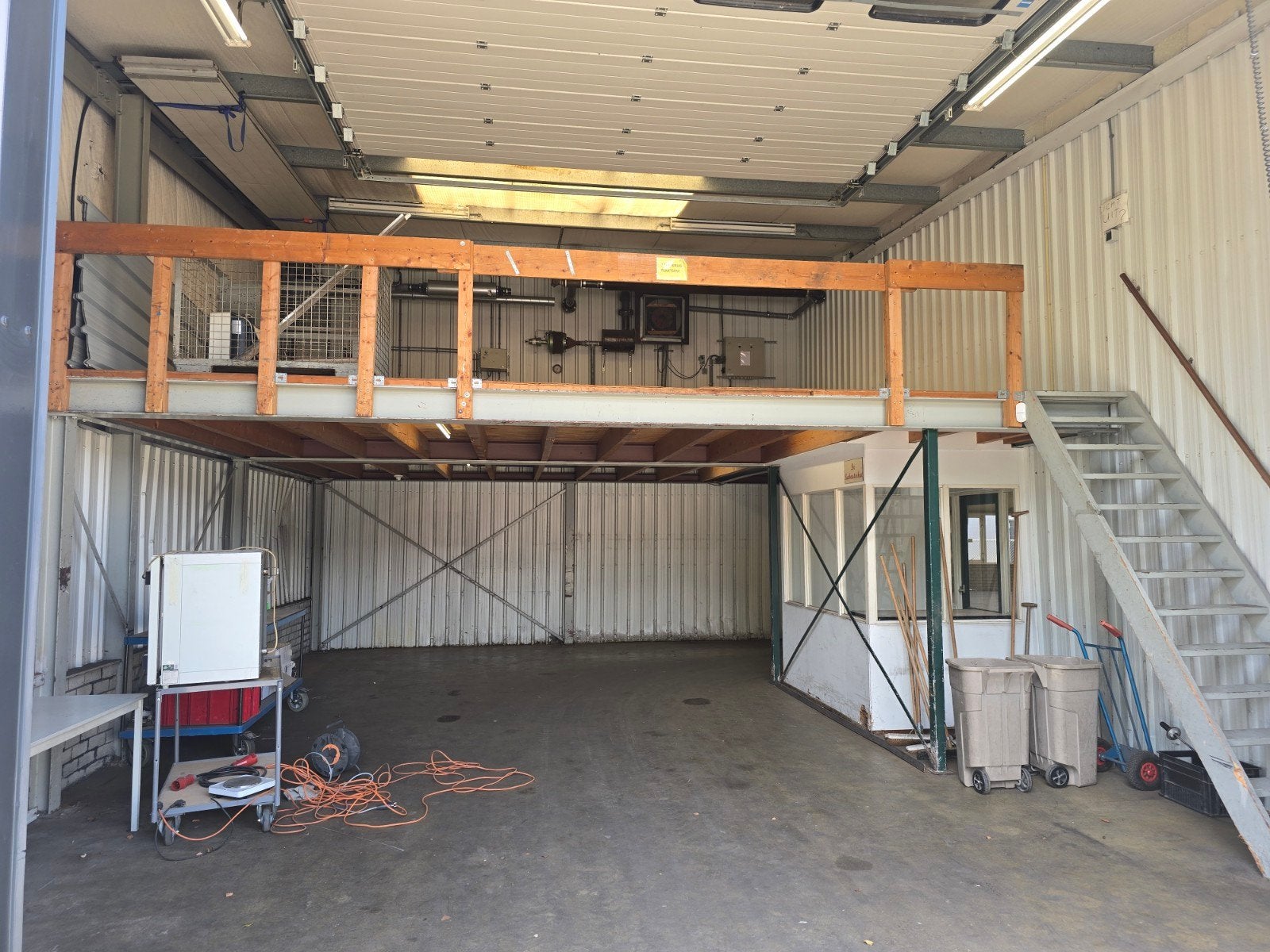 Entresol 7x7m incl trap, Zakelijke goederen, Kantoor en Winkelinrichting | Magazijn, Stelling en Opslag, Ophalen