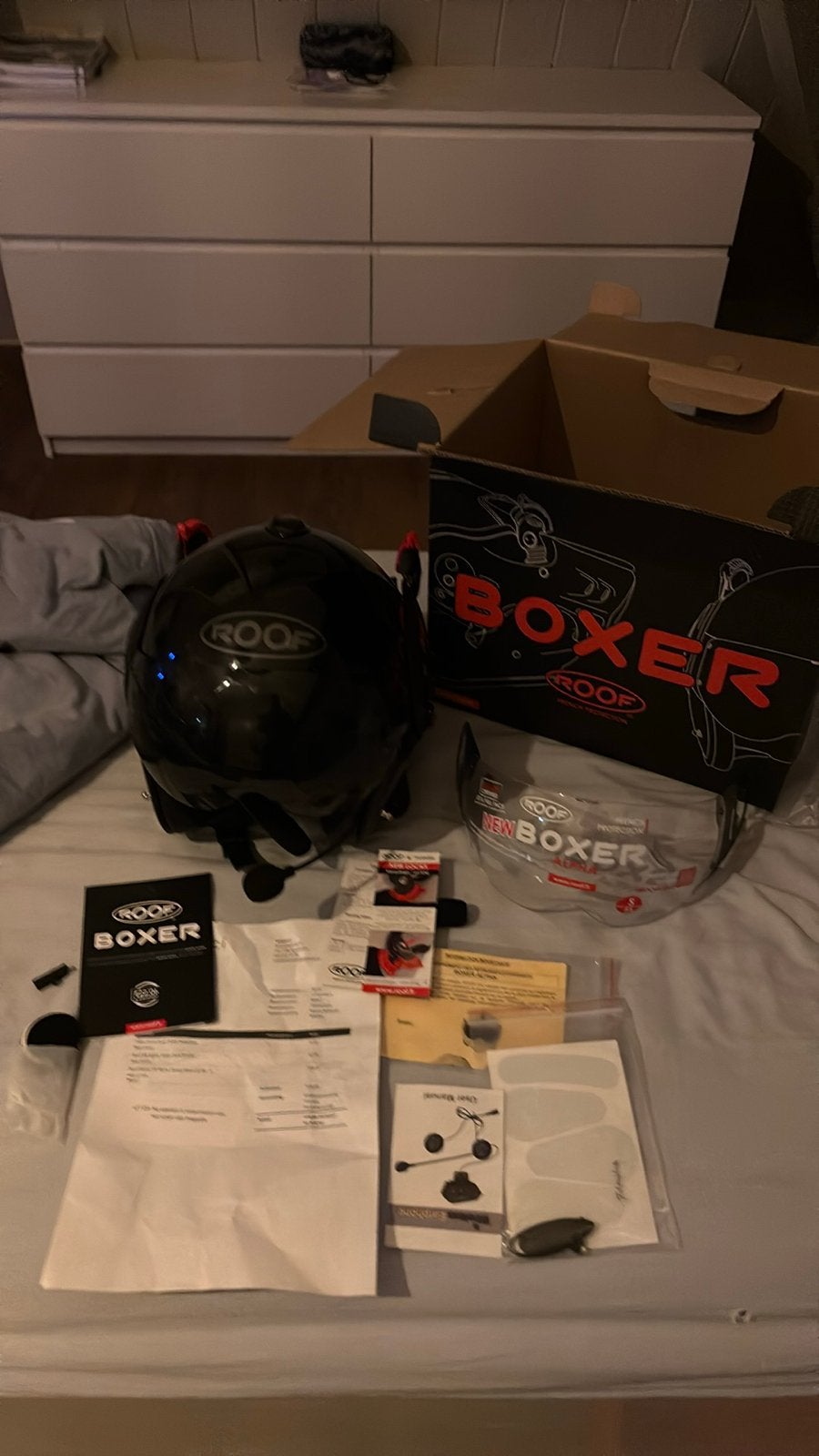 Roof Boxer V8 helm met geluidssysteem en  extra vizier, Motoren, Systeemhelm, Heren, S, Tweedehands