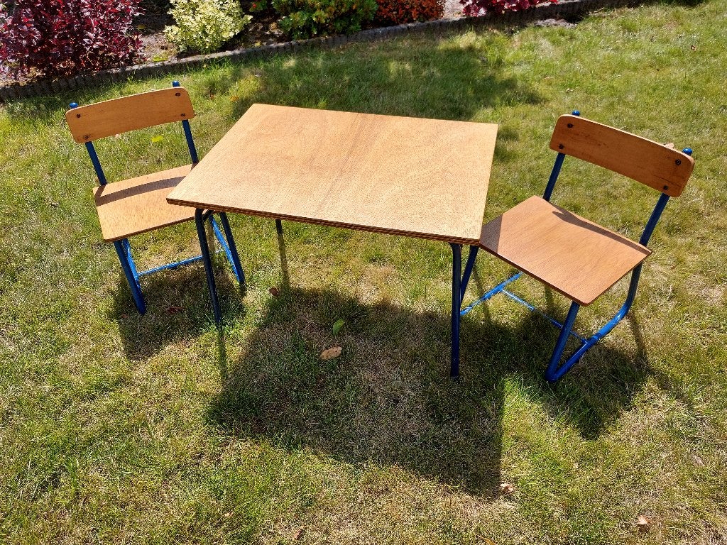 kindertafel met 2 stoelen., Ophalen, Gebruikt, Tafel(s)