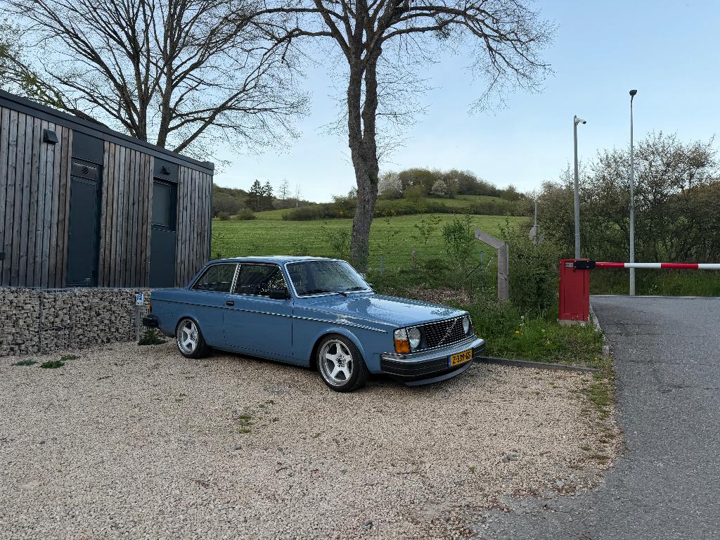 Volvo 242 1980 Blauw "body-off" gerestaureerd, 1228 kg, Achterwielaandrijving, 4 cilinders, Blauw