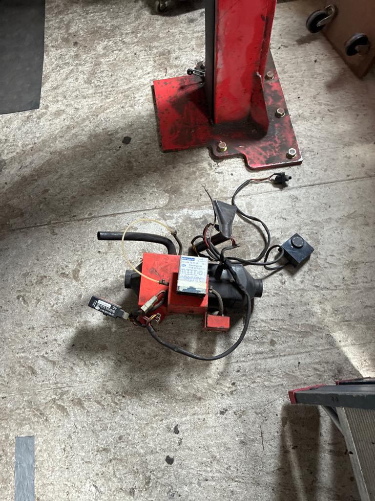Standkachel Benzine, Ophalen