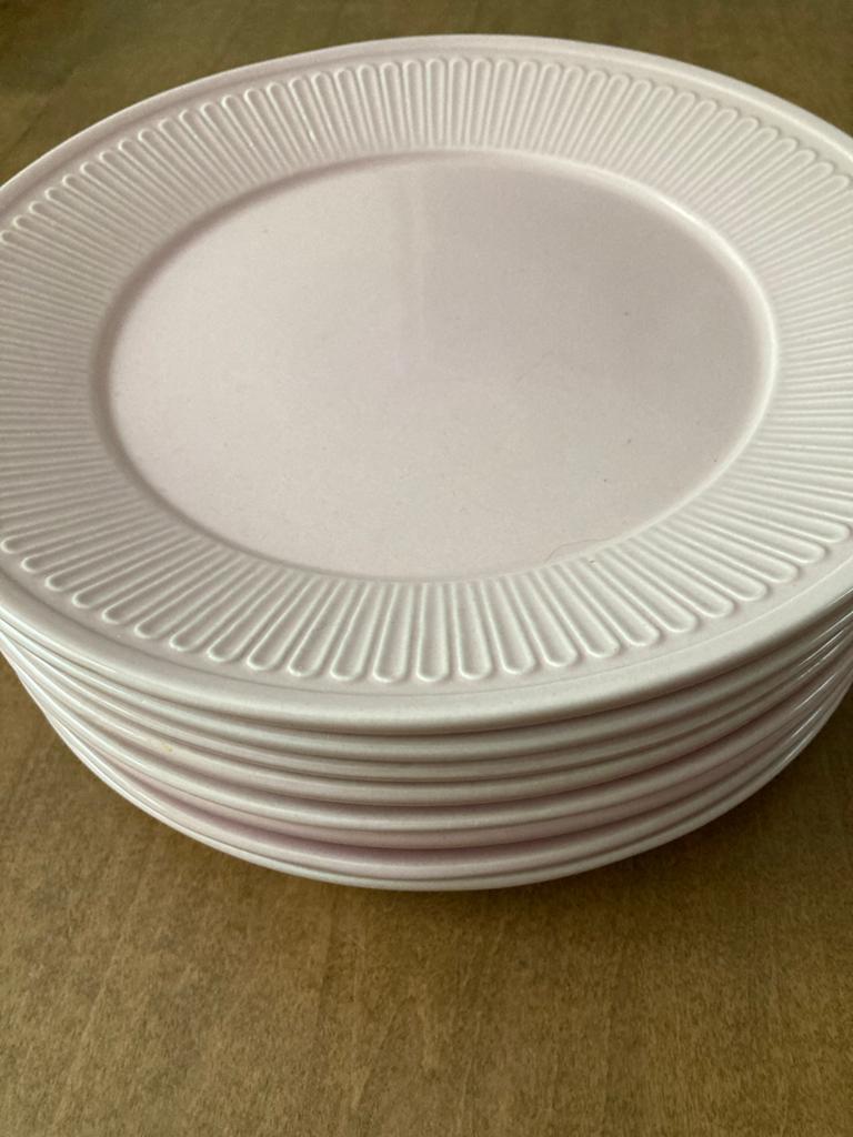 Margriet roze borden 8 stuks - vaatwasser- en ovenbestendig, Huis en Inrichting, Keuken | Servies, Ophalen, Zo goed als nieuw
