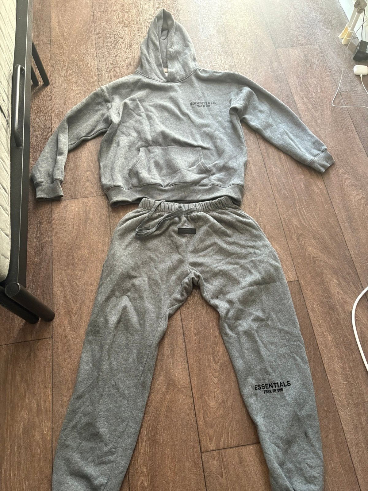 Essentials, Ophalen, Nieuw