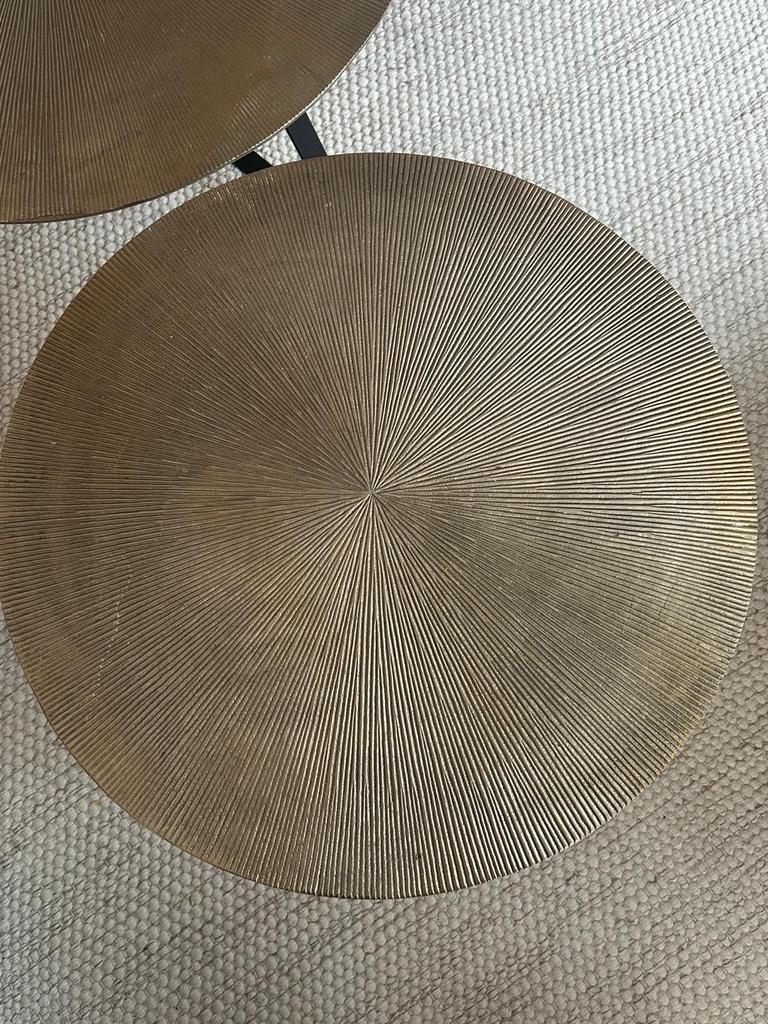 Set van 2 gouden salontafels, gegoten aluminium, zwart onder, Ophalen of Verzenden, Gebruikt