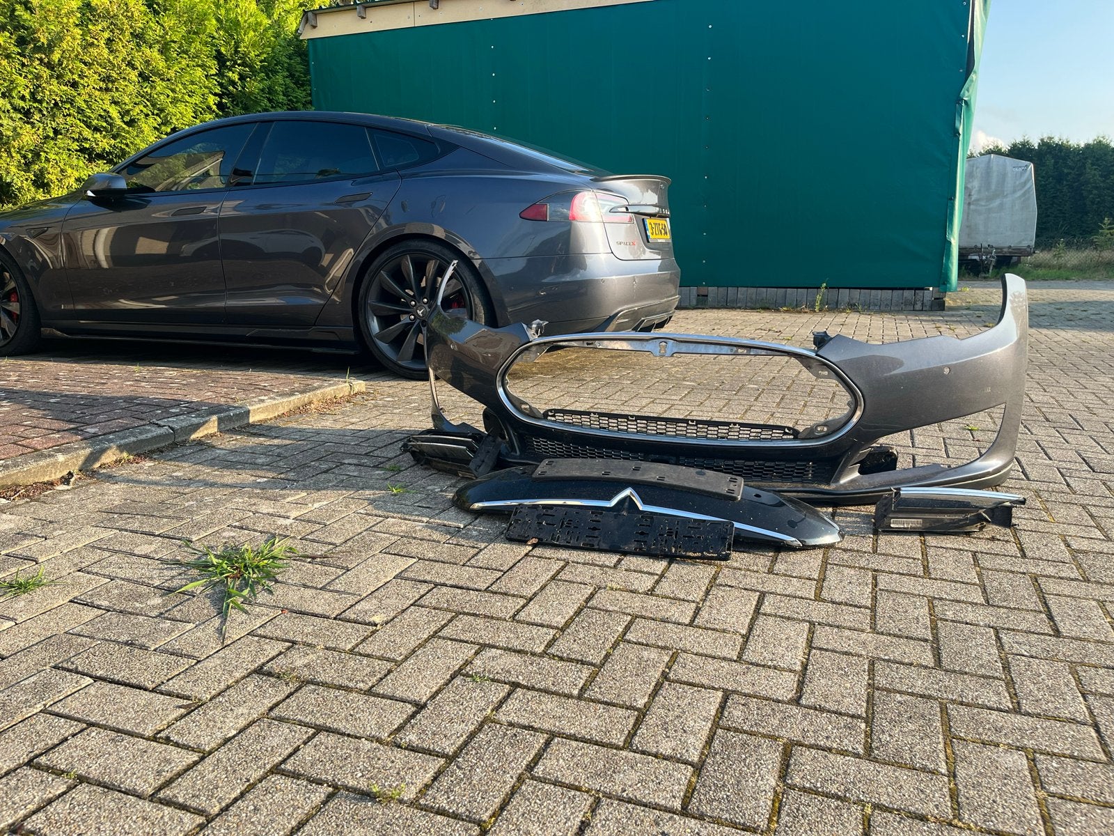 Tesla Model S 2012-2015 voorbumper (grijs), Ophalen, Gebruikt, Voor, Bumper