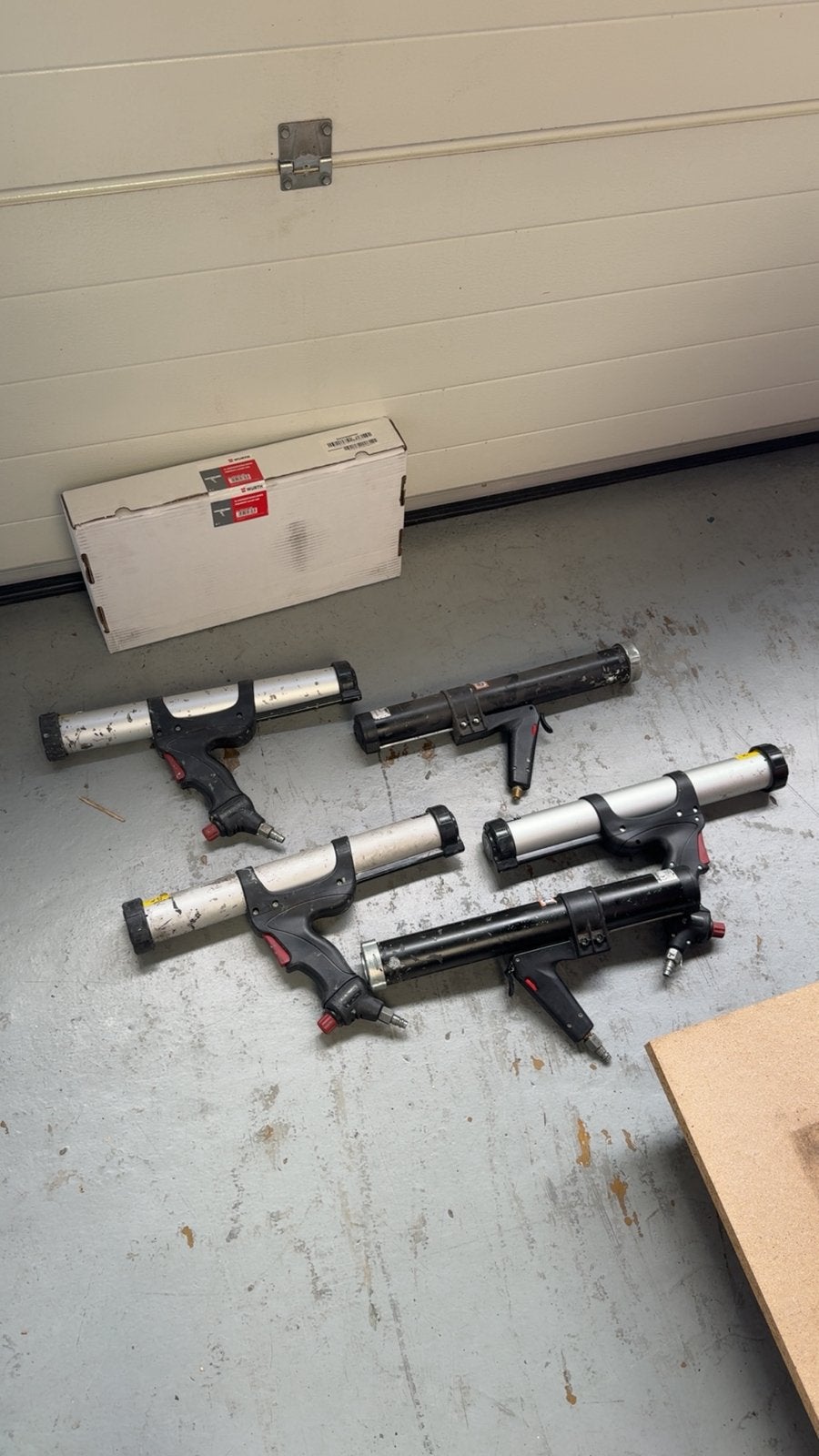 Partij Würth pneumatische kitpistolen / worstpistolen, Ophalen