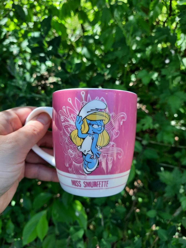 Smurfen Beker Miss Smurfette 2013 Roze Mok, Verzamelen, Smurfen, Ophalen of Verzenden, Zo goed als nieuw, Gebruiksvoorwerp