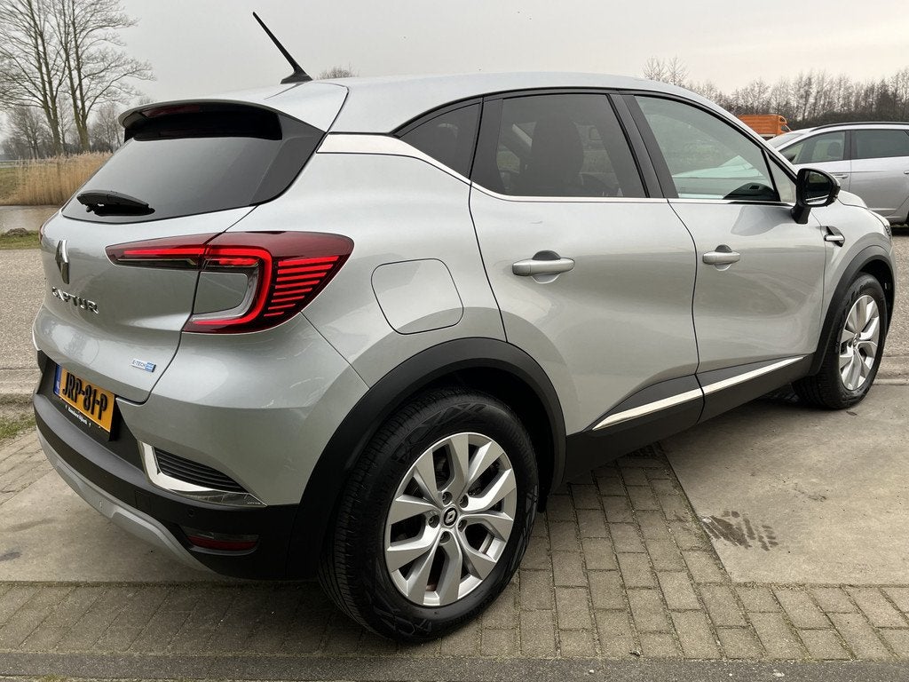 Renault Captur 1.6 E-Tech Plug-in Hybrid 160 Intens / Apple, Auto's, 12 maanden, 77 km/l, Gebruikt, 4 cilinders