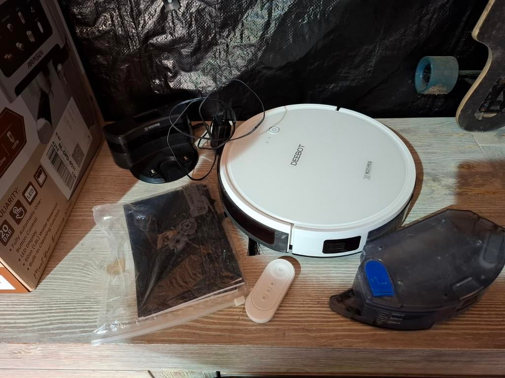 DEEBOT Ecovacs robotstofzuiger met dweil functie en app, Ophalen of Verzenden, Gebruikt, Reservoir, Robotstofzuiger