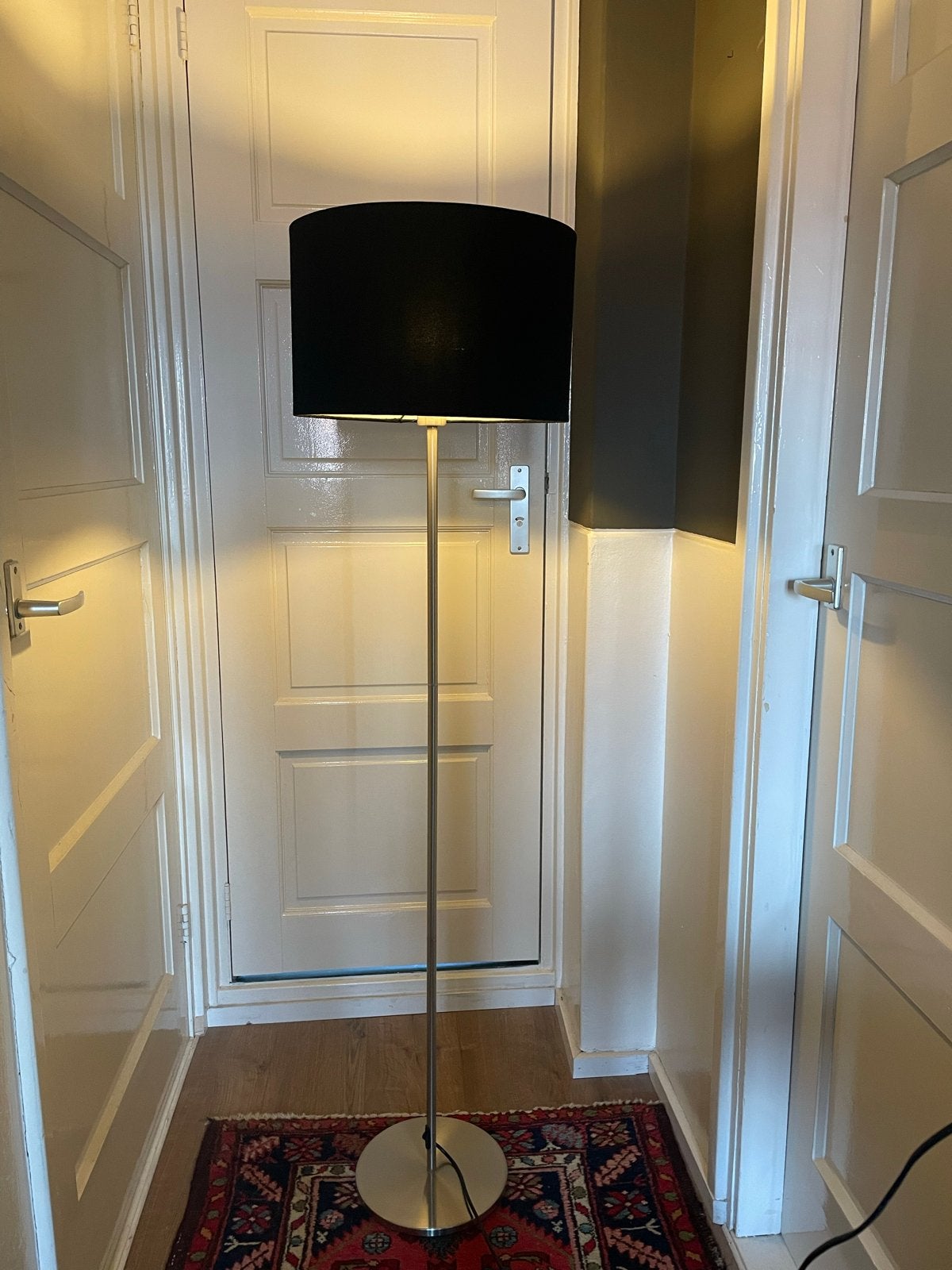 Stijlvolle staande lamp met velours zwarte kap 25x40 cm., Ophalen, E27 (groot), Zo goed als nieuw, Metaal