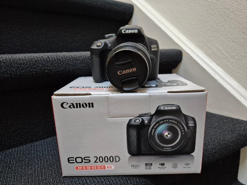 Canon 2000D en kitlens 18-55mm, Ophalen, Spiegelreflex, Zo goed als nieuw, Geen optische zoom