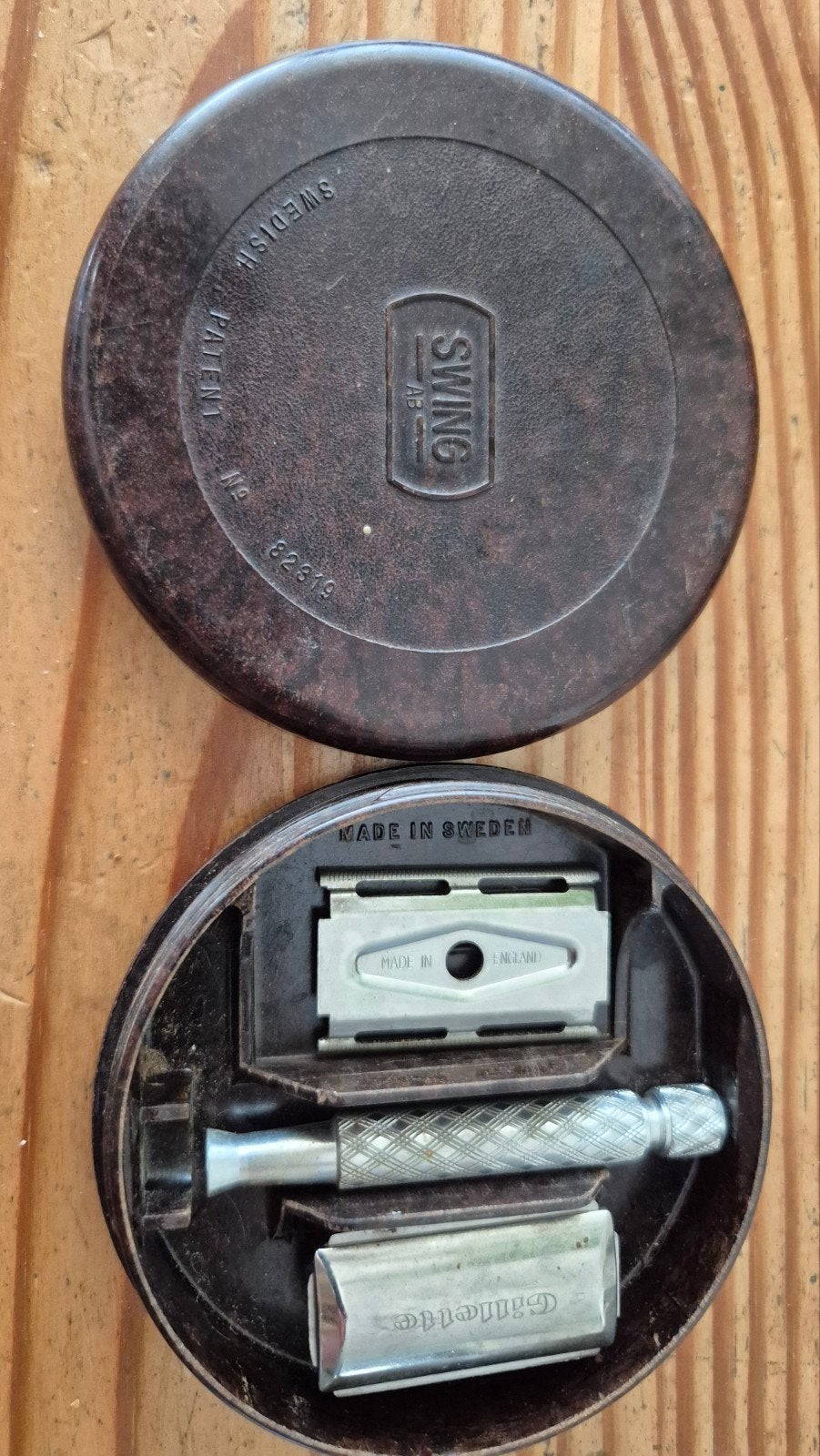 Vintage Swing AB scheerdoos met Gilette  scheermes, Ophalen of Verzenden