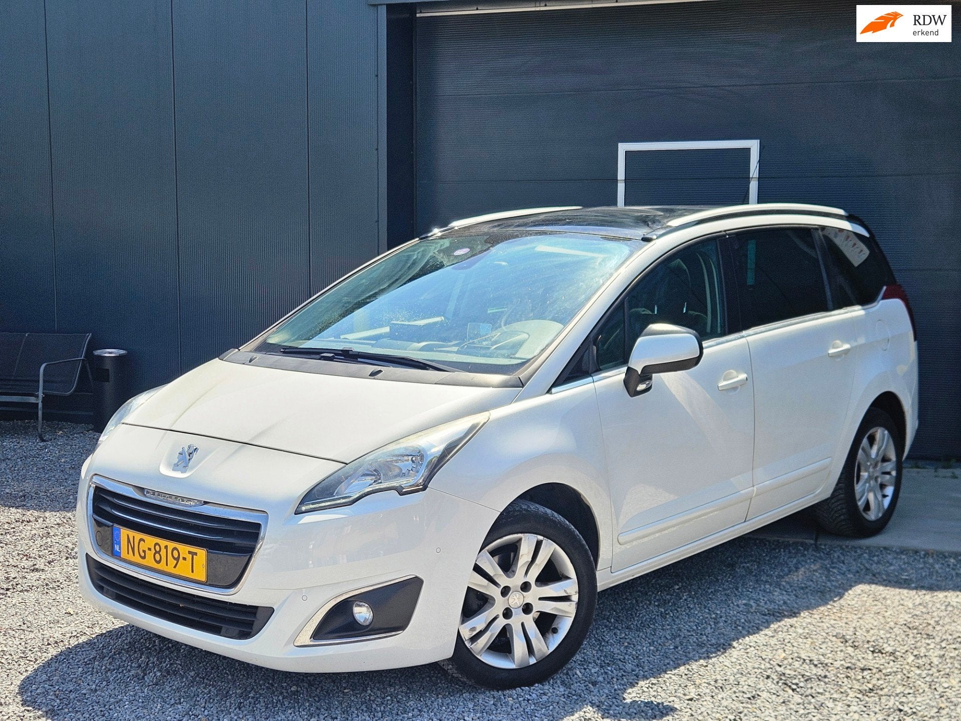 Peugeot 5008 1.6 THP Allure 5p. 7Per, Stof, Gebruikt, 4 cilinders, Wit