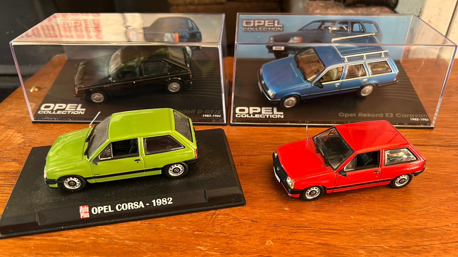 Ruilen 4 opel corsa record kadett voor 1:18 opel, Hobby en Vrije tijd, Ophalen, Zo goed als nieuw, Auto
