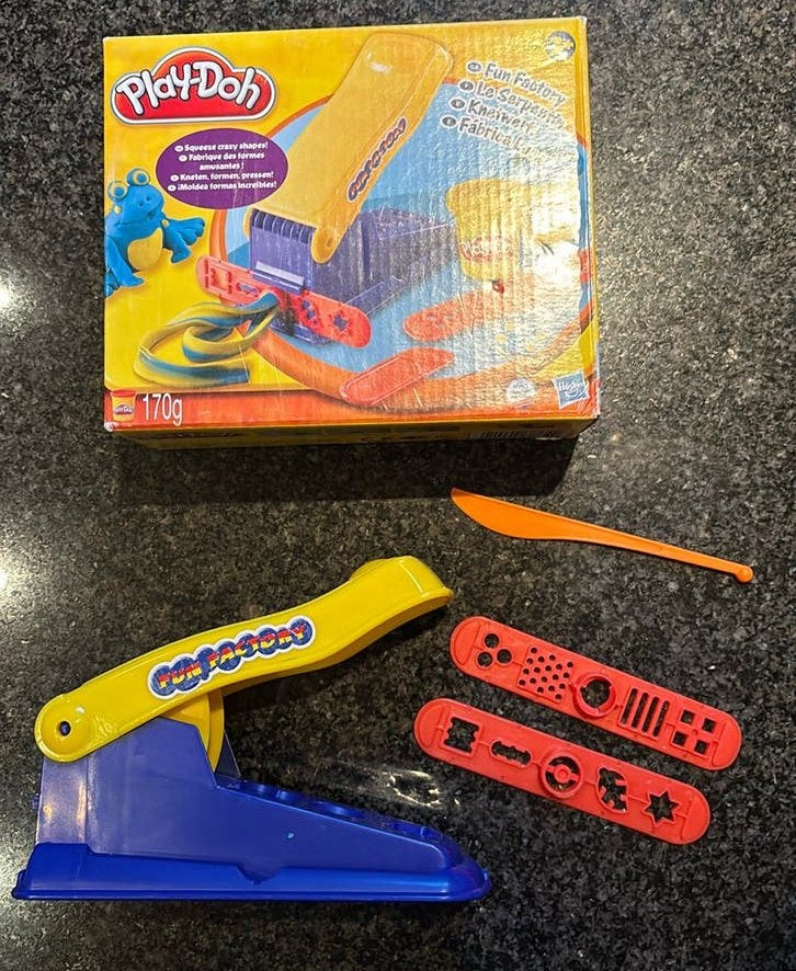 Play-Doh Fun Factory - Zonder Potjes Klei, Ophalen of Verzenden, Gebruikt, Knutselen
