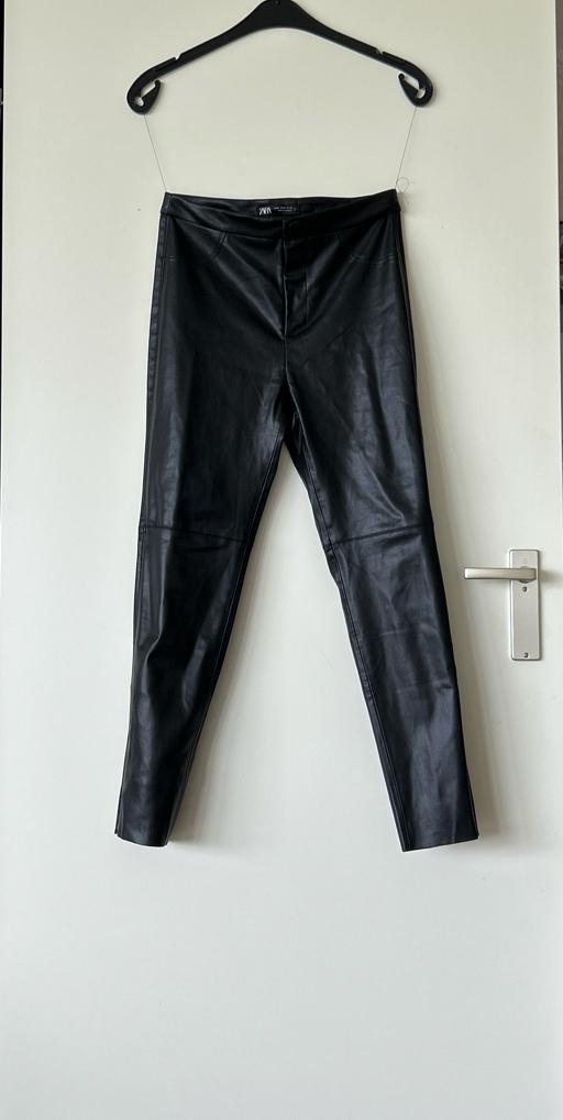 Zara NIEUW zwarte faux leren broek - Maat S, Kleding | Dames, Zwart, Nieuw, Ophalen of Verzenden, Maat 36 (S)