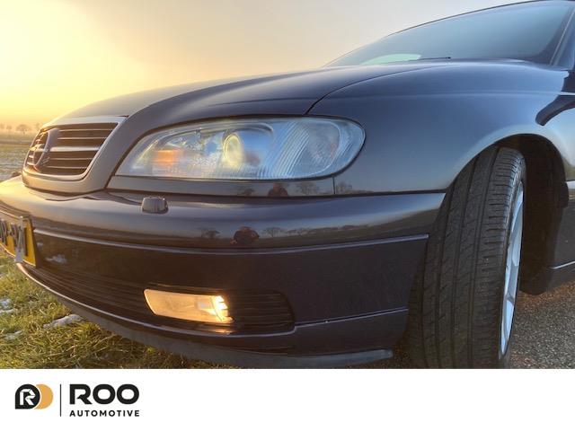 Opel Omega 2.5i V6 Sport 1e eigenaar, zeer goede conditie,NA, Auto's, Opel, Omega, Achterwielaandrijving, 1595 kg, 2498 cc