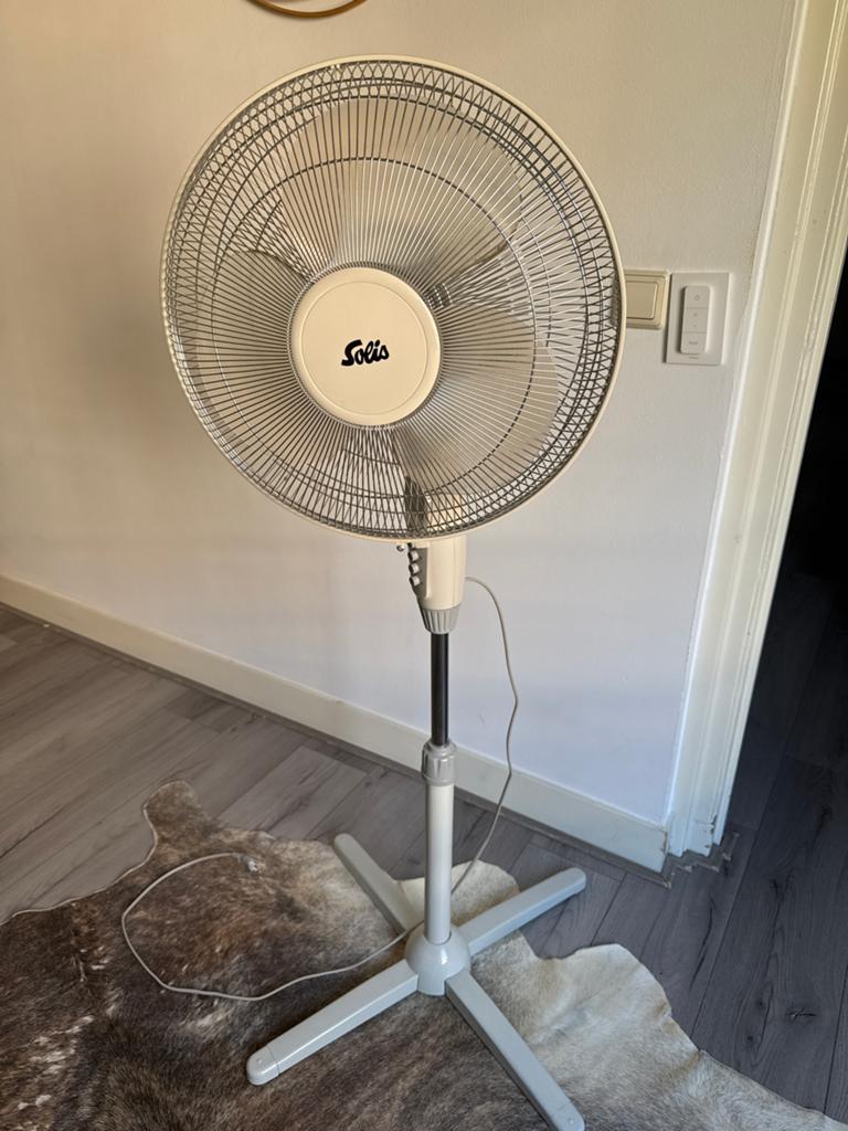 Solis Statiefventilator - Krachtige en Stille Koeling, Witgoed en Apparatuur, Ventilatoren, Ophalen of Verzenden, Zo goed als nieuw