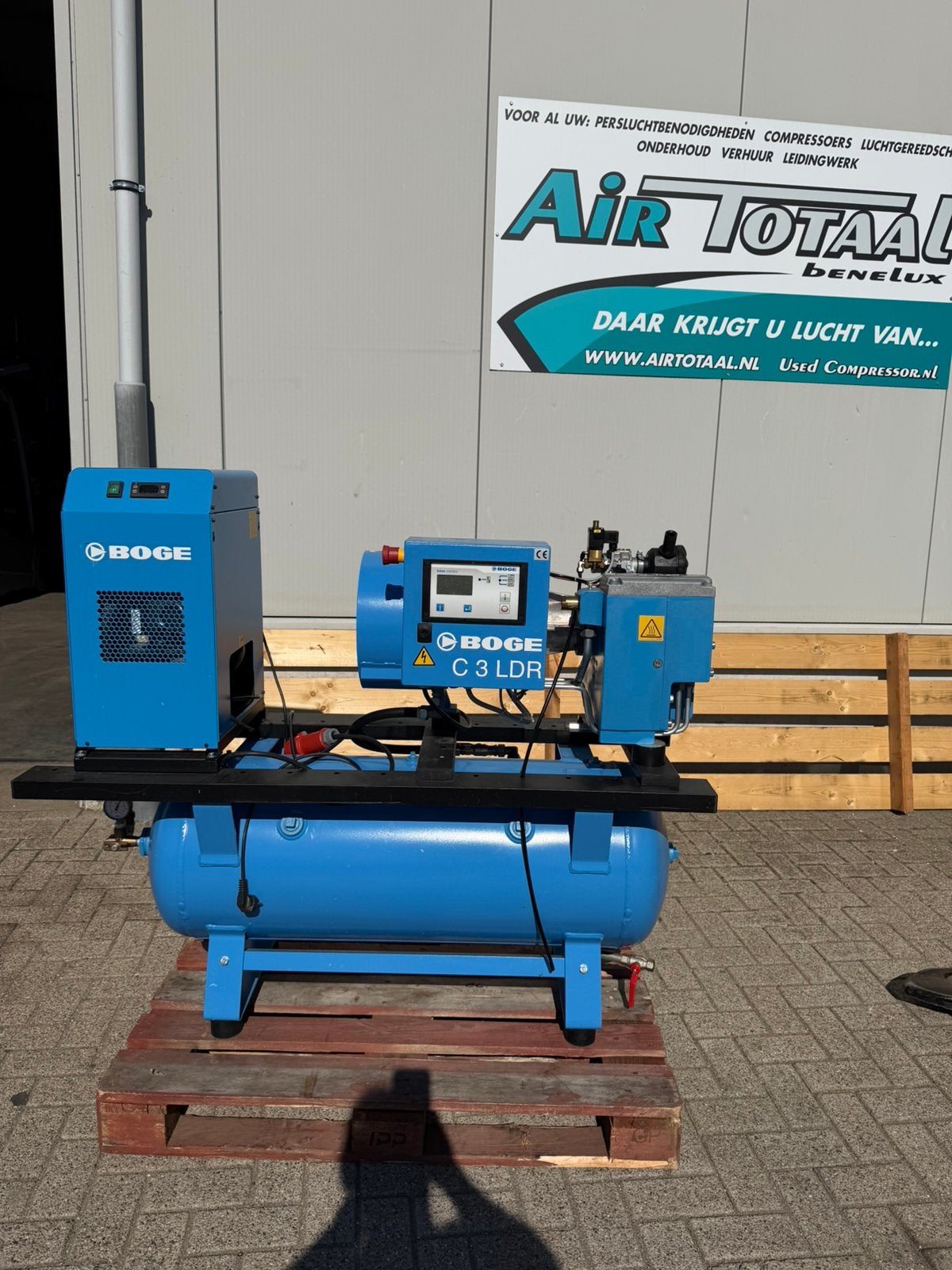 Boge schroefcompressor 3 pk opketel&droger, Ophalen of Verzenden, Zo goed als nieuw, 6 tot 10 bar, Geluidgedempt
