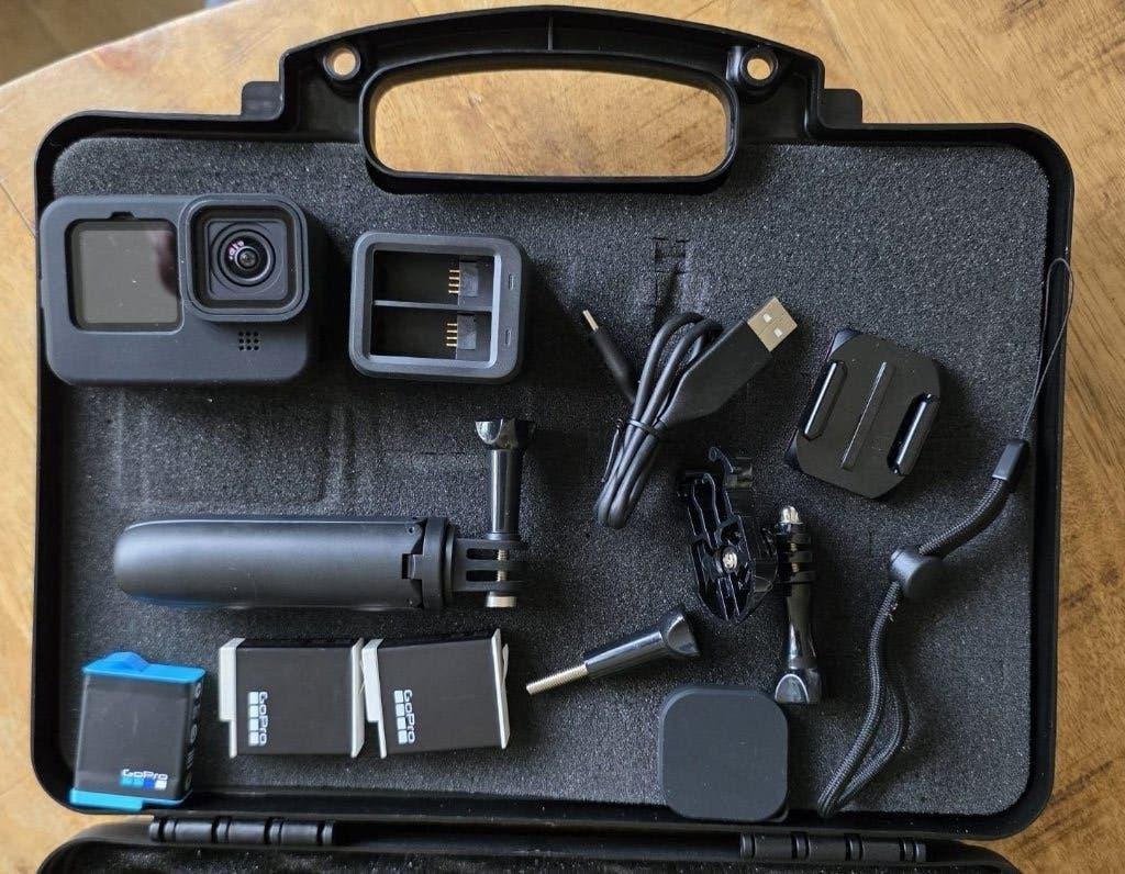 Gopro hero 10 black met accessoires.