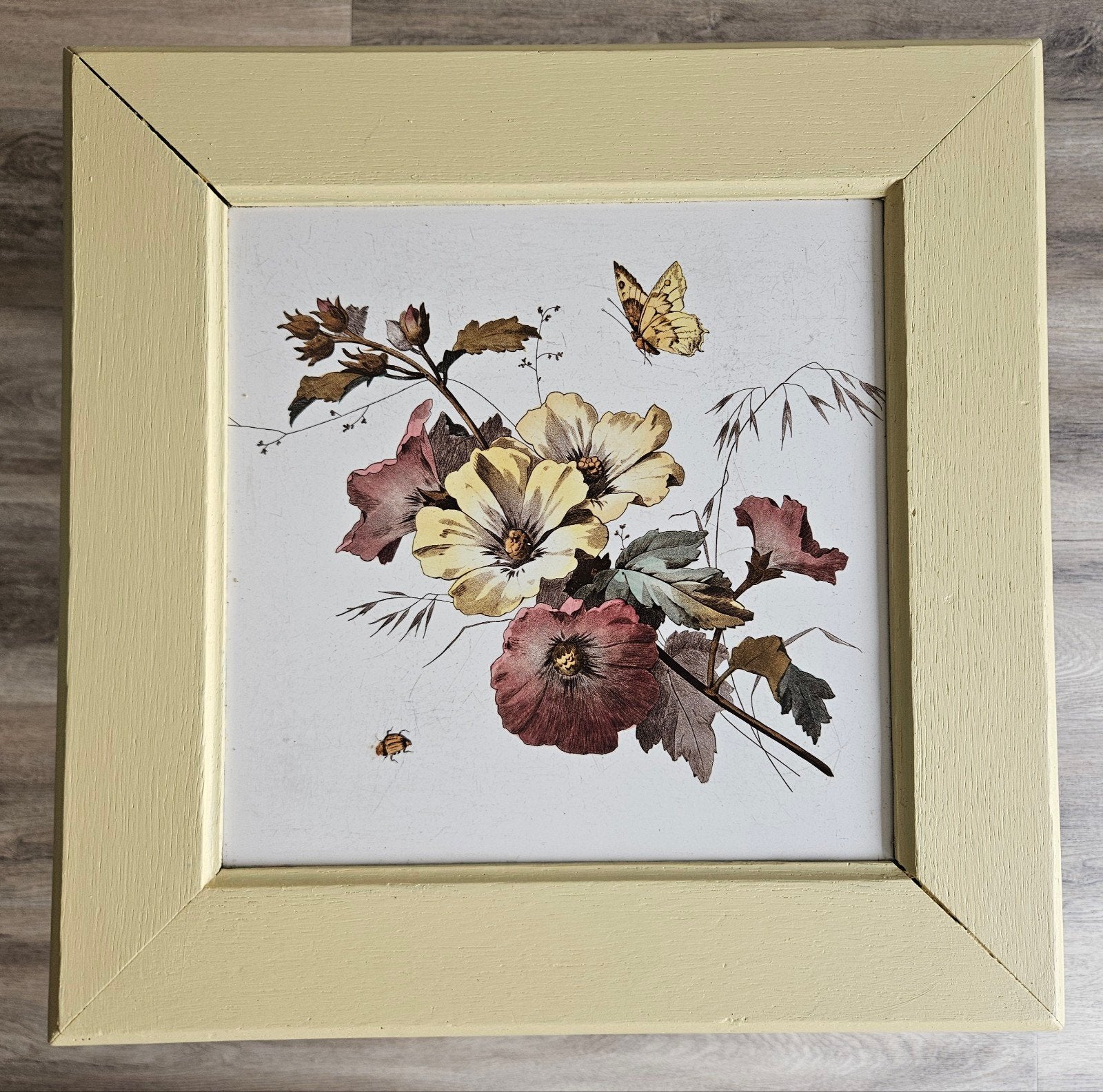 Vintage bijzettafel met bloemmotief, Ophalen of Verzenden