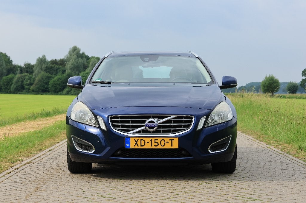 Volvo V60 D4 - 163pk - Volvo Ocean Race - Leder - Nette auto, Auto's, Volvo, Voorwielaandrijving, Euro 5, Beige, 1984 cc