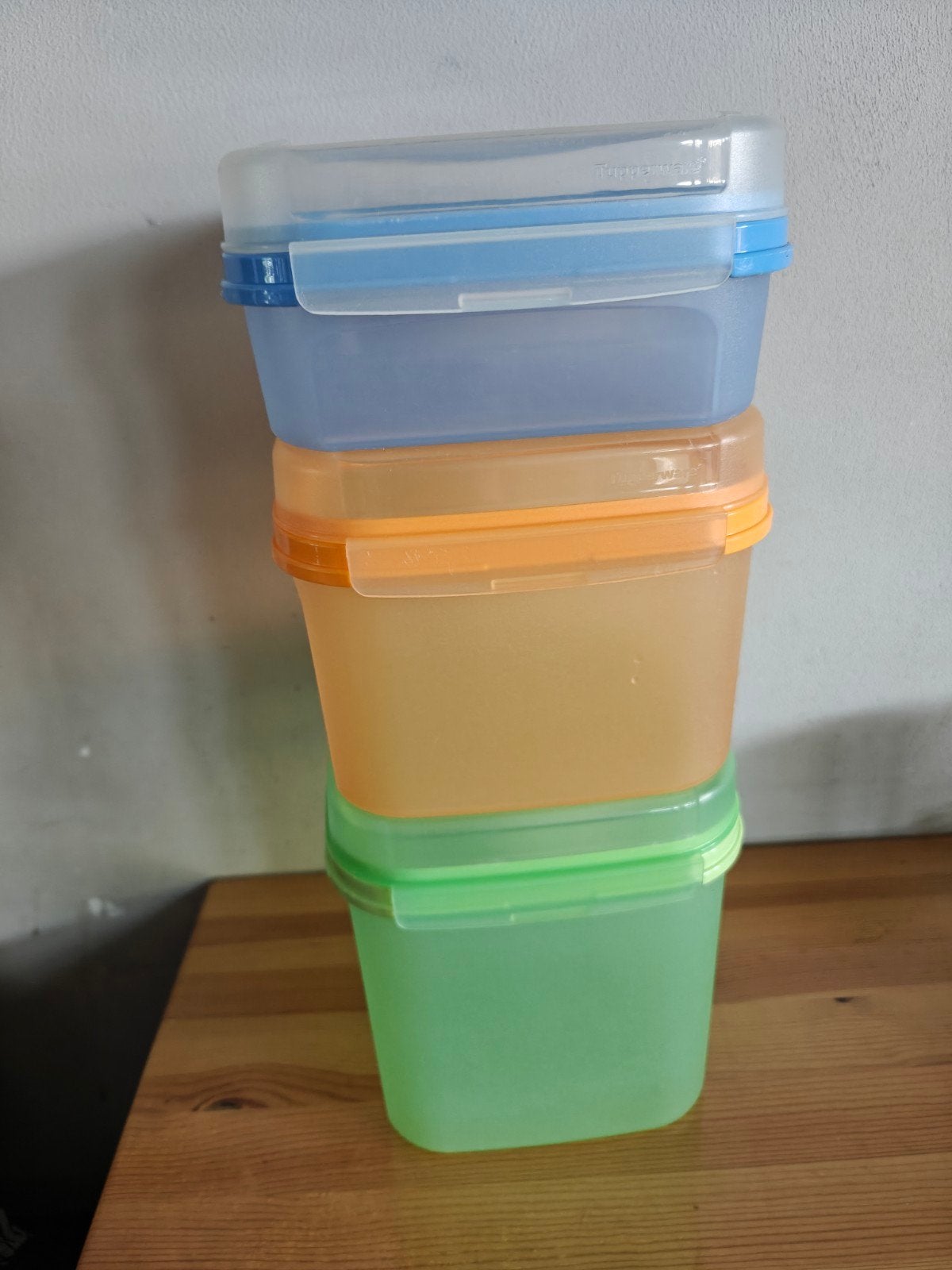 3 Tupperware bewaardozen (1.2L, 2.5L, 4L), Gebruikt, Overige kleuren, Bewaardoos, Met deksel