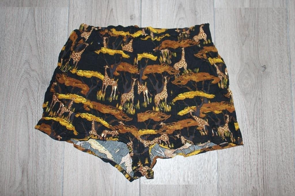 Korte broek met jungle design - giraffen - Primark maat 38, Maat 38/40 (M), Kort, Primark, Zwart