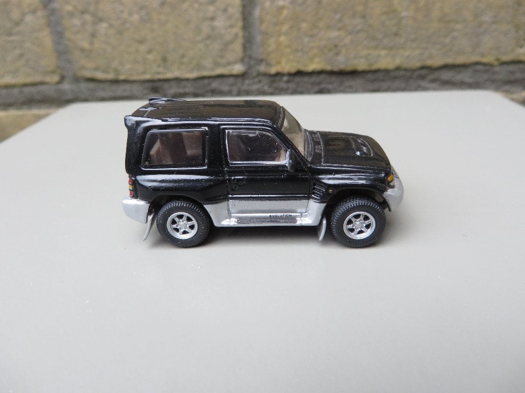 Hongwell 1 op 72 Mitsubishi Pajero, Ophalen of Verzenden, Zo goed als nieuw, Auto