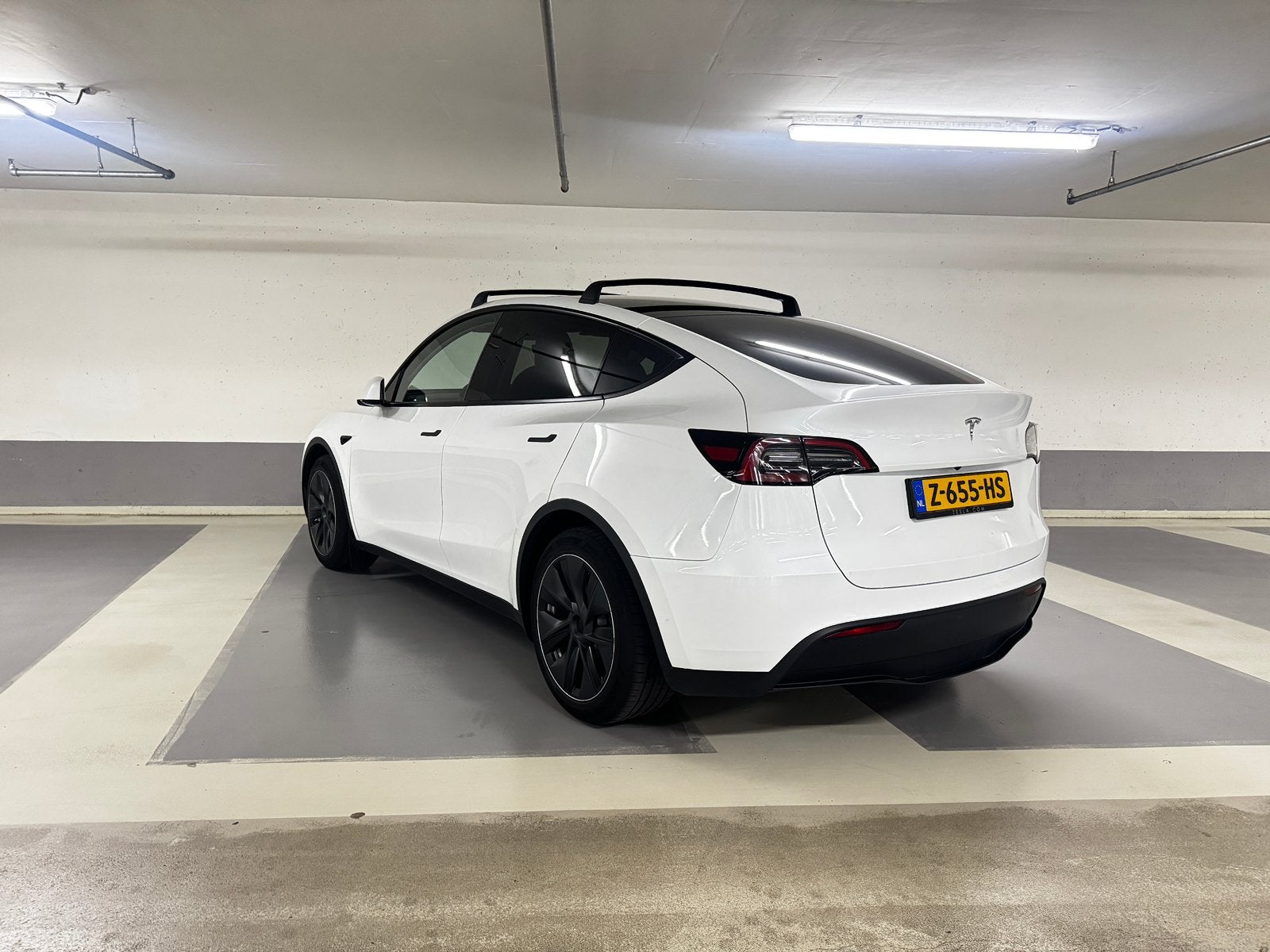 Tesla Model Y RWD 58 kWh | Apr 2024 | 44,900 km | 1st Owner, Auto's, Tesla, Automaat, 375 min, Elektrisch, 1892 kg