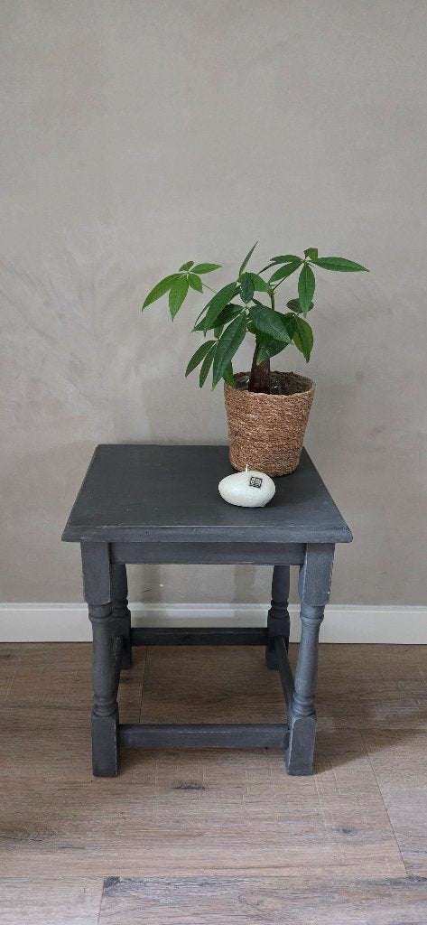 Eikenhouten bijzettafel / nesttafel gerestyled, Huis en Inrichting, Ophalen, Gebruikt, Eikenhout, 50 tot 100 cm