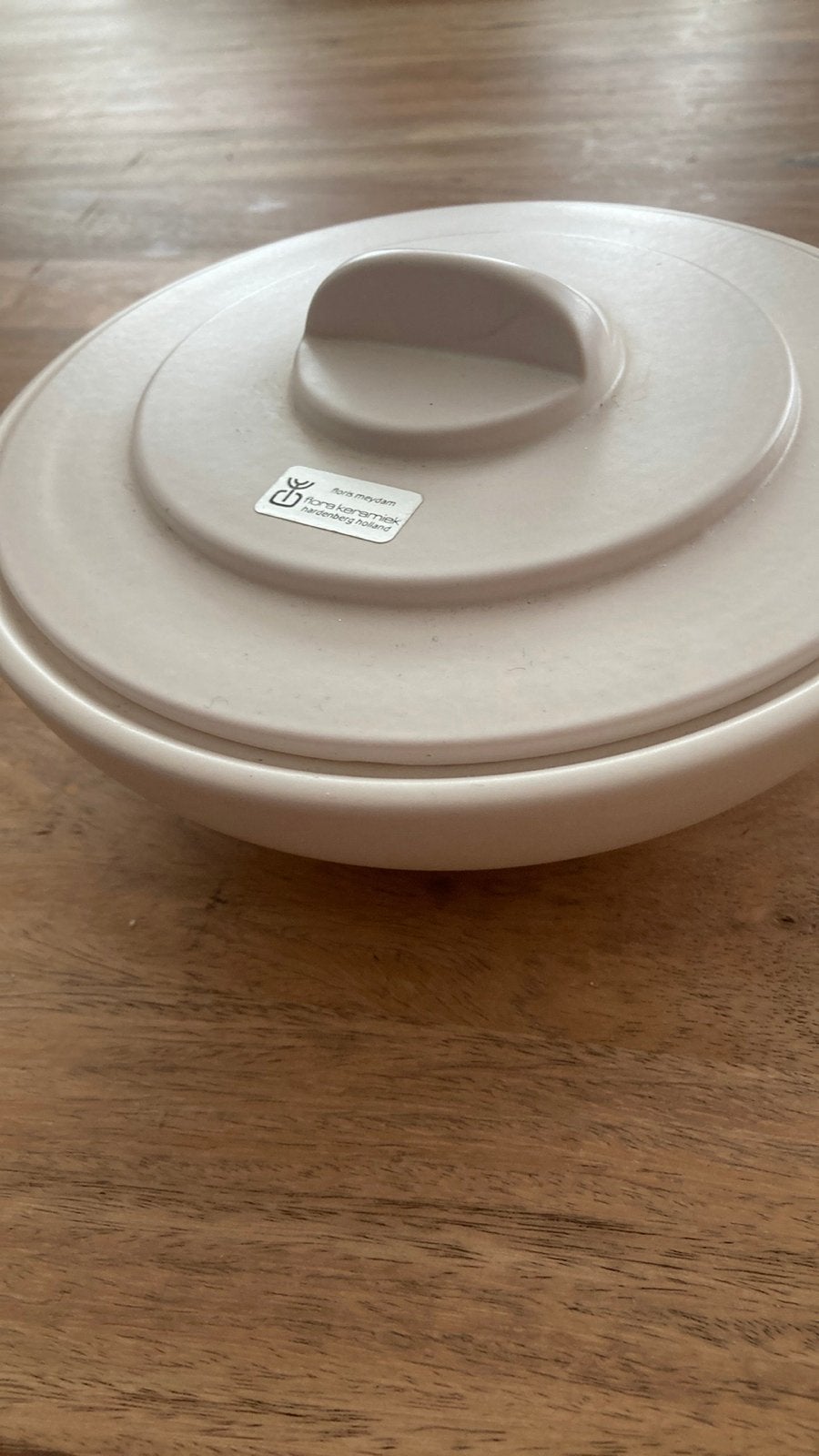 Mat witte schaal met deksel - Ø 18,5 cm, Gebruikt, Schaal, Rond, Ophalen of Verzenden