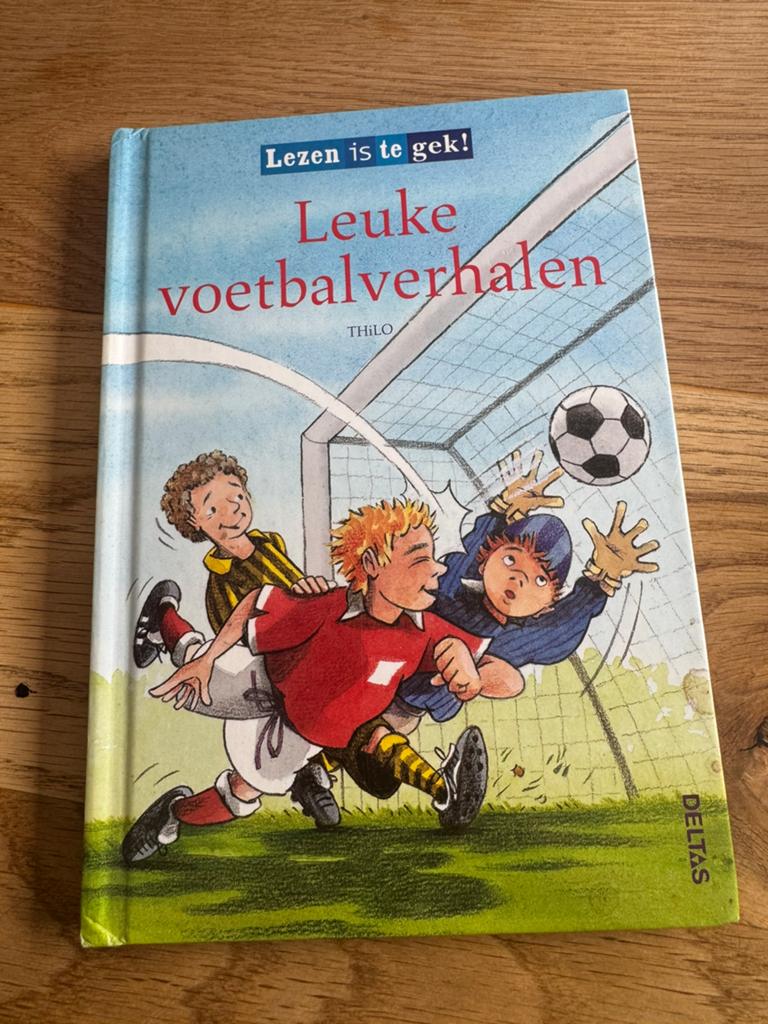 Leuke voetbalverhalen, Boeken, Kinderboeken | Jeugd | onder 10 jaar, Ophalen of Verzenden, Zo goed als nieuw, Fictie algemeen