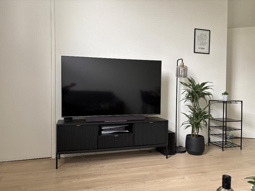 Zwarte tv meubel, Huis en Inrichting, Kasten | Televisiemeubels, Ophalen, 150 tot 200 cm, Zo goed als nieuw, Minder dan 100 cm