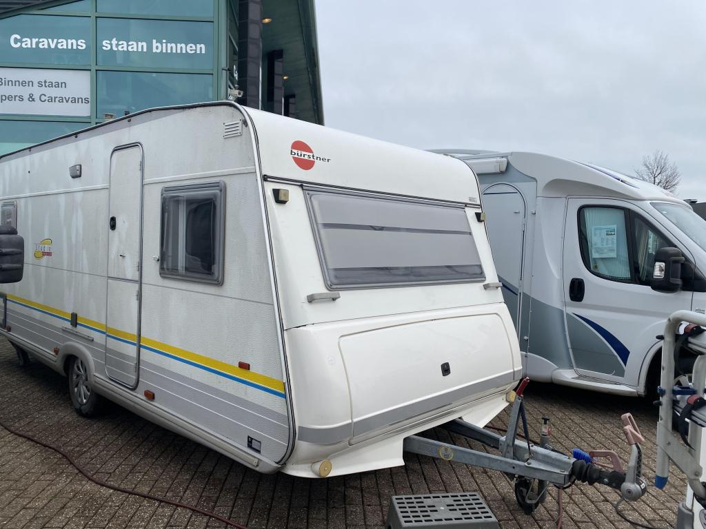Bürstner Studio 500 TS met Frans bed & WC, Caravans en Kamperen, Rondzit, Bedrijf, Bürstner, Dwarsbed